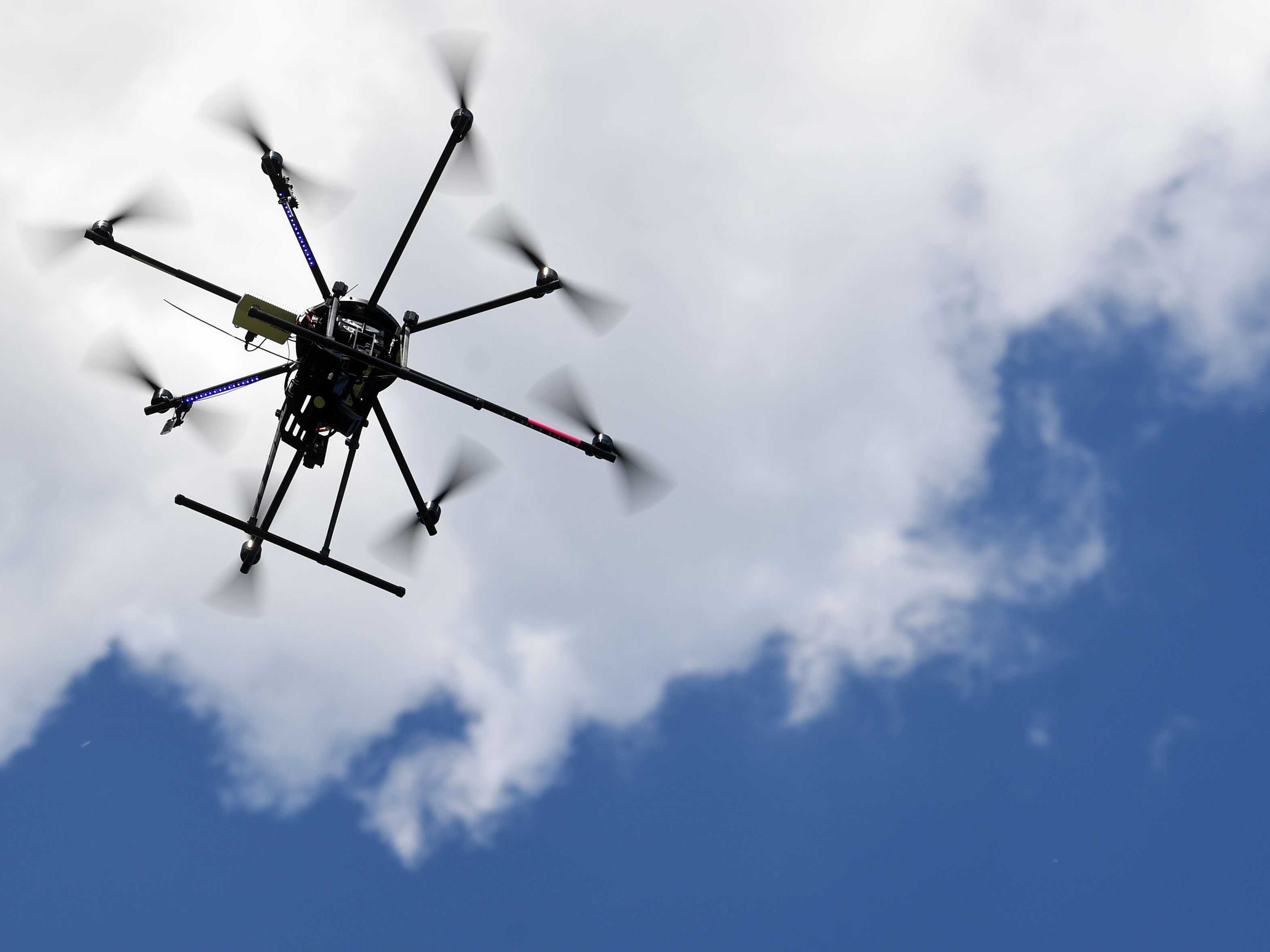 Die Polizei testete eine unbemannte Helikopterdrohne aus.