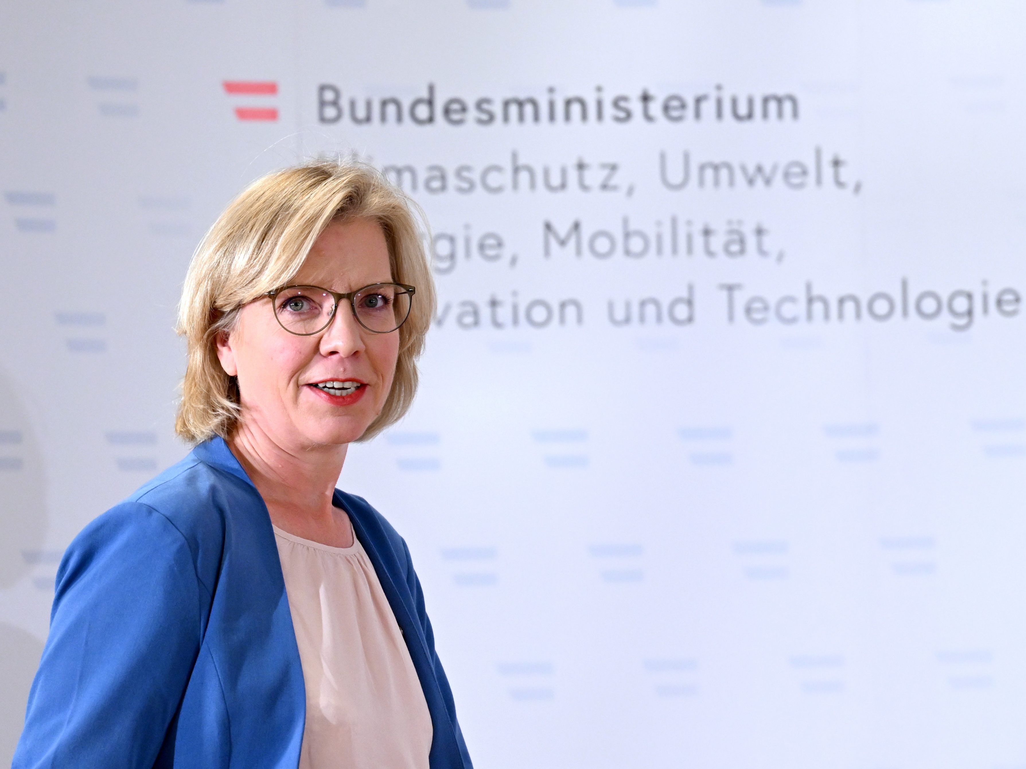 Leonore Gewesslers Energieministerium erklärte am Freitag, wann die staatliche Ölreserve spätestens wieder für 90 Tage reichen soll.
