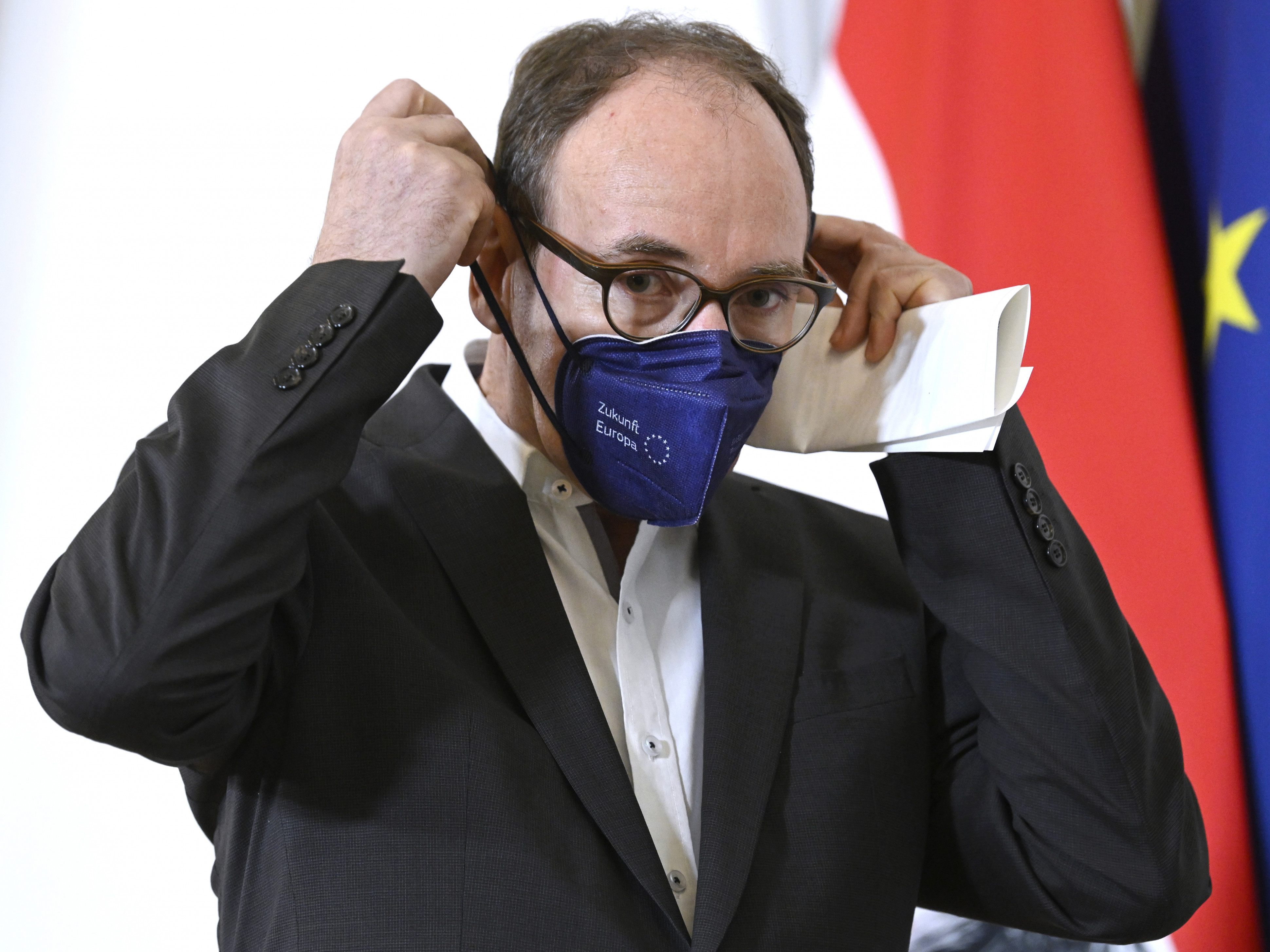 Gesundheitsminister Johannes Rauch (Grüne) hielt sich auch am Mittwoch zum Thema Corona-Maskenpflicht bedeckt.