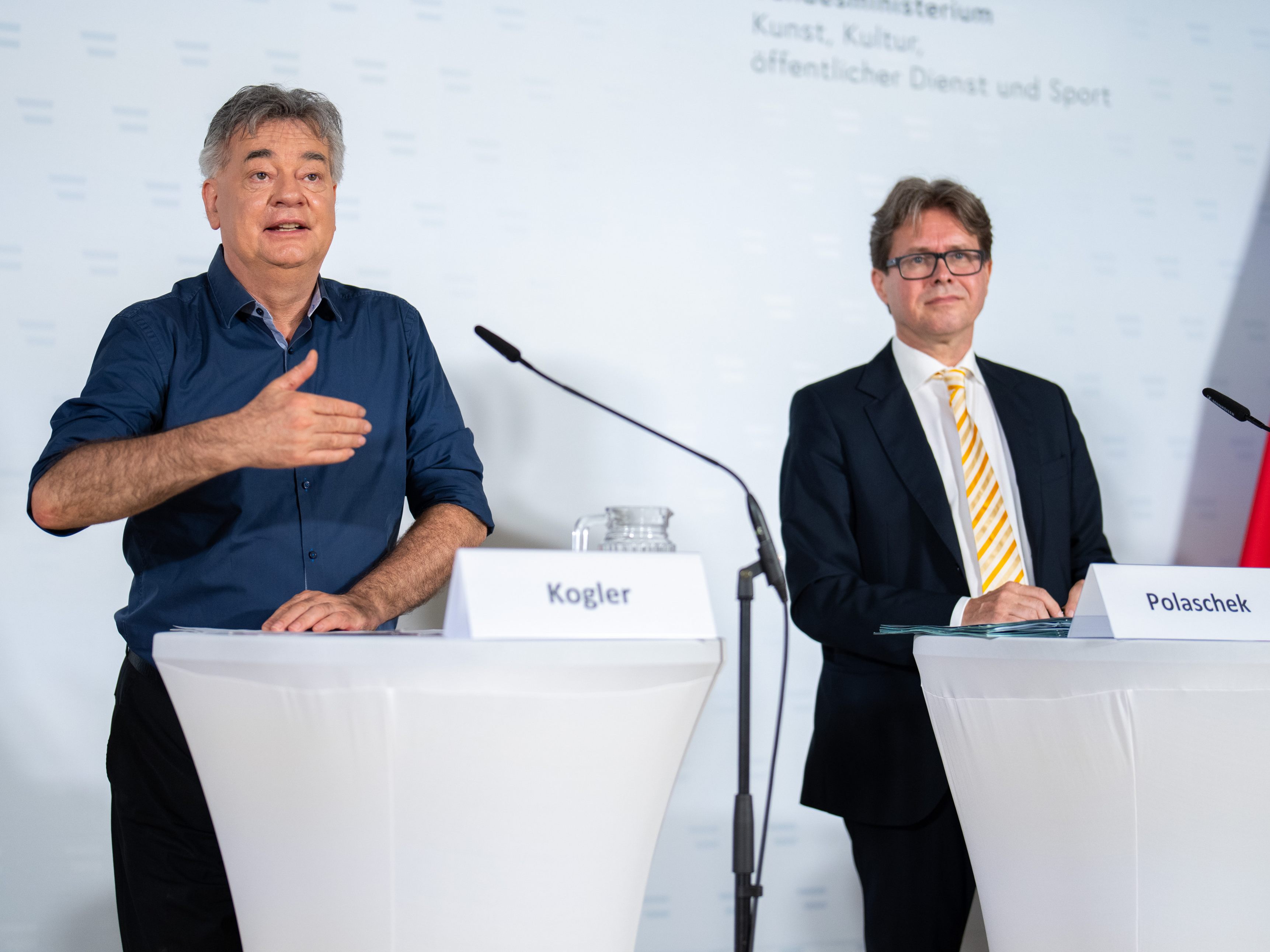 Sportminister Kogler und Bildungsminister Polaschek halten eine PK zur "täglichen Bewegungseinheit" ab.