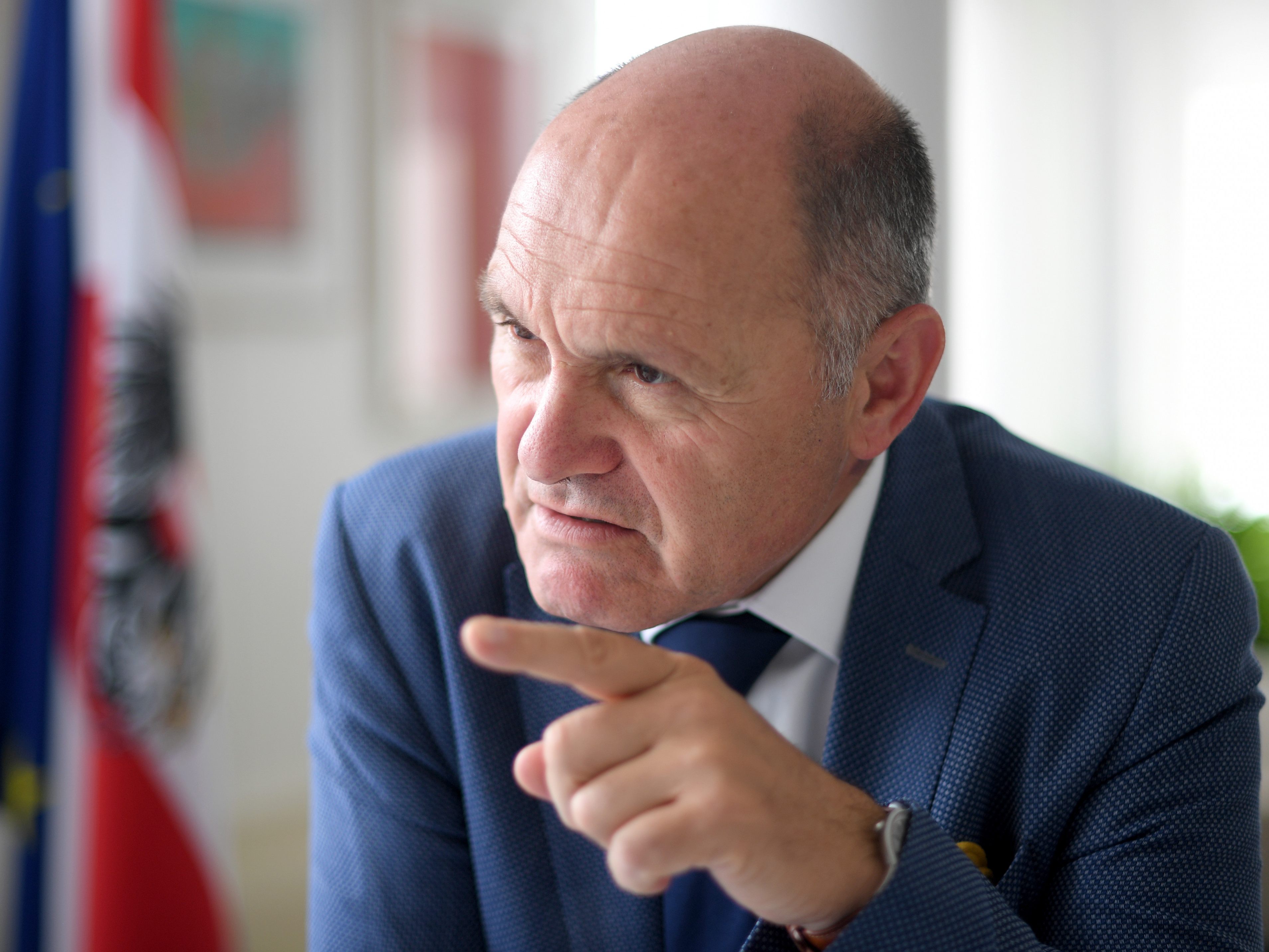 Nationalratspräsident Wolfgang Sobotka (ÖVP) wehrt sich gegen Schmids Aussagen zum Alois-Mock-Institut.