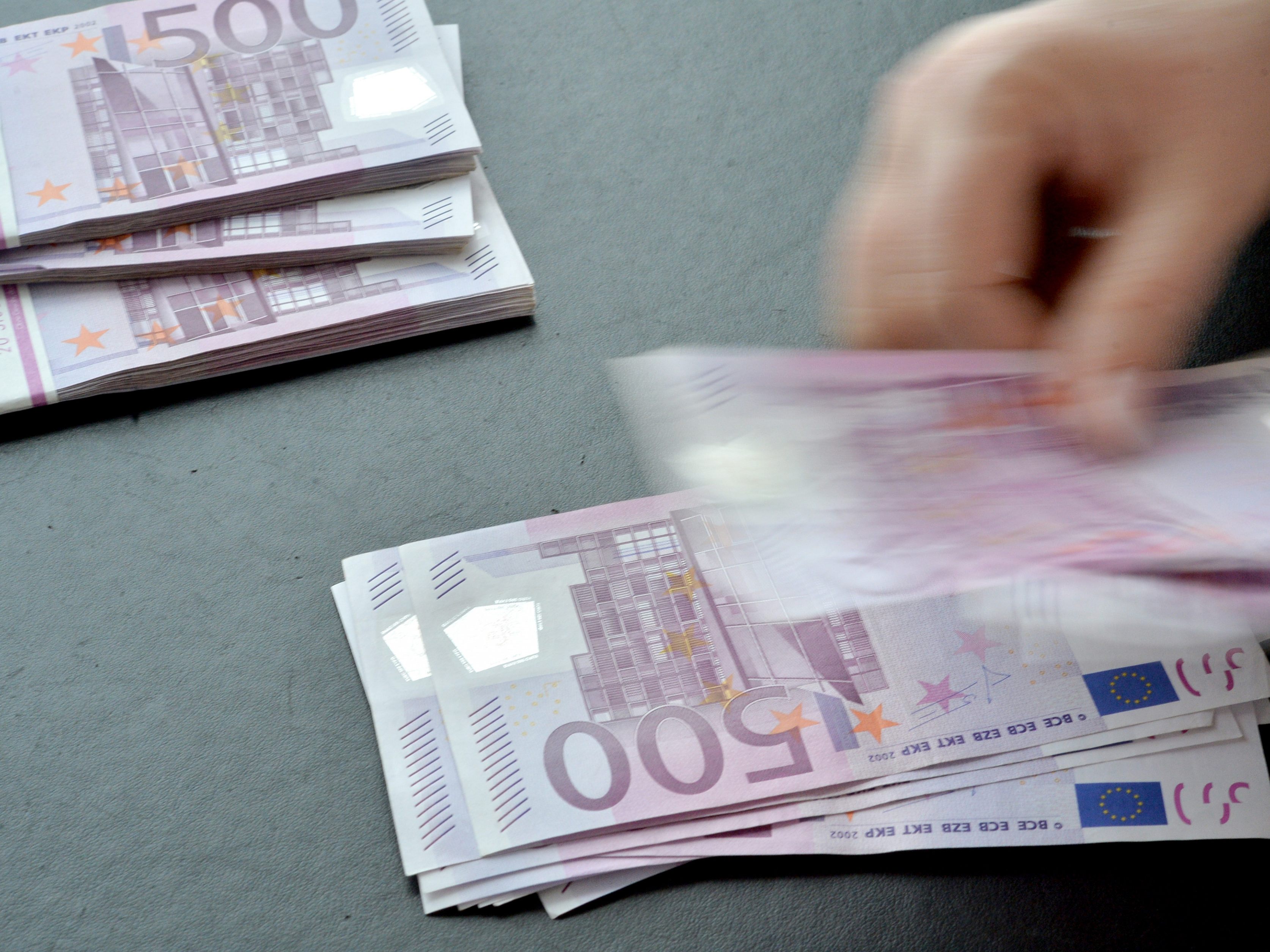 Die Arbeitgeber der Eisabahner fordern Verhandlungen mit der Gewerkschaft.