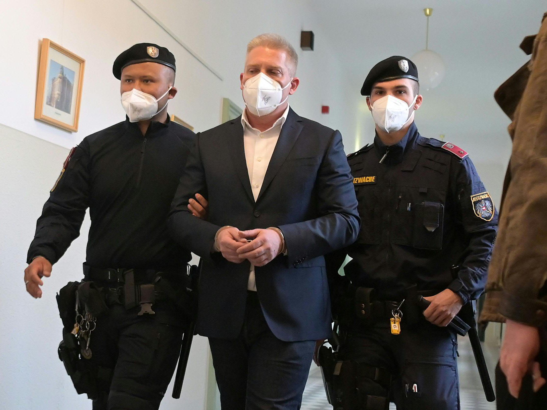 "Ibiza-Detektiv" Hessenthaler wendet sich nun an den EUGH. "Ibiza-Detektiv" Hessenthaler wendet sich nun an den EUGH.