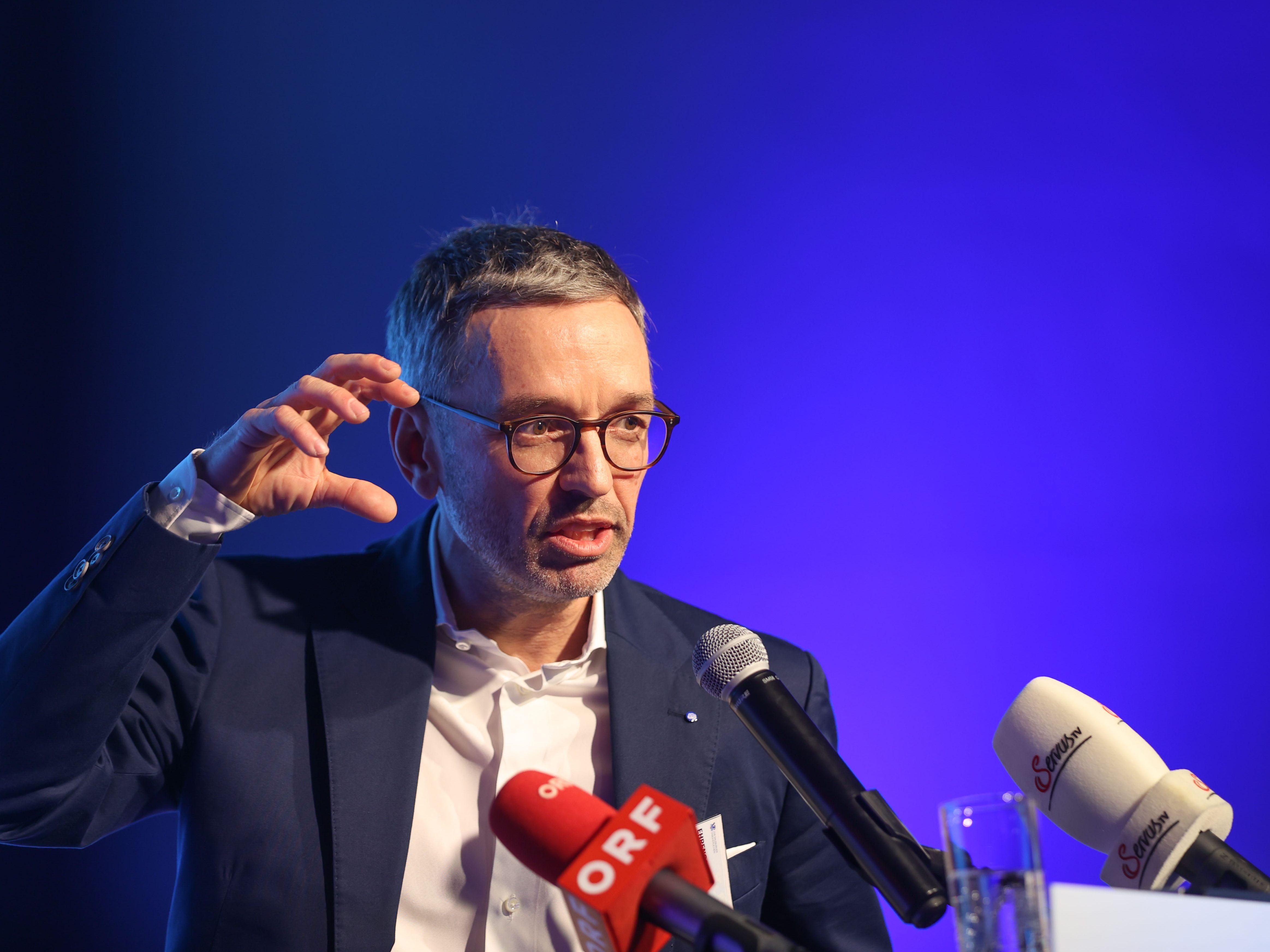 Die FPÖ will im Nationalrat ein Maßnahmenpaket für einen Asylstopp einbringen.