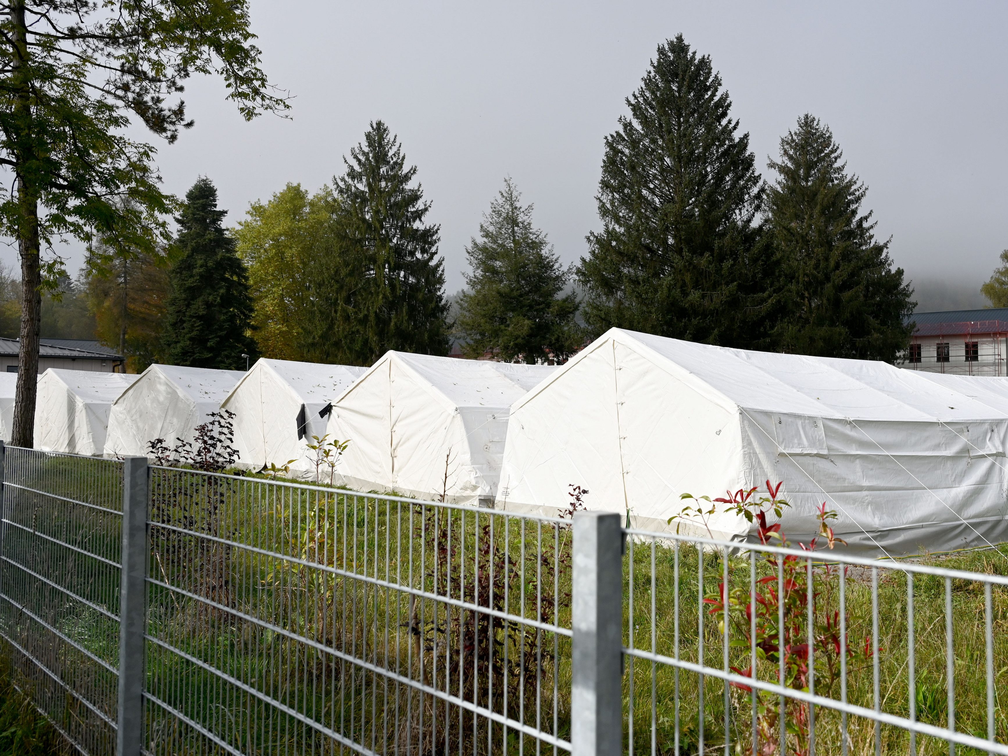 Beim Protestmarsch gegen die Asyl-Zelte könnte auch die A1 gesperrt werden. Beim Protestmarsch gegen die Asyl-Zelte könnte auch die A1 gesperrt werden.
