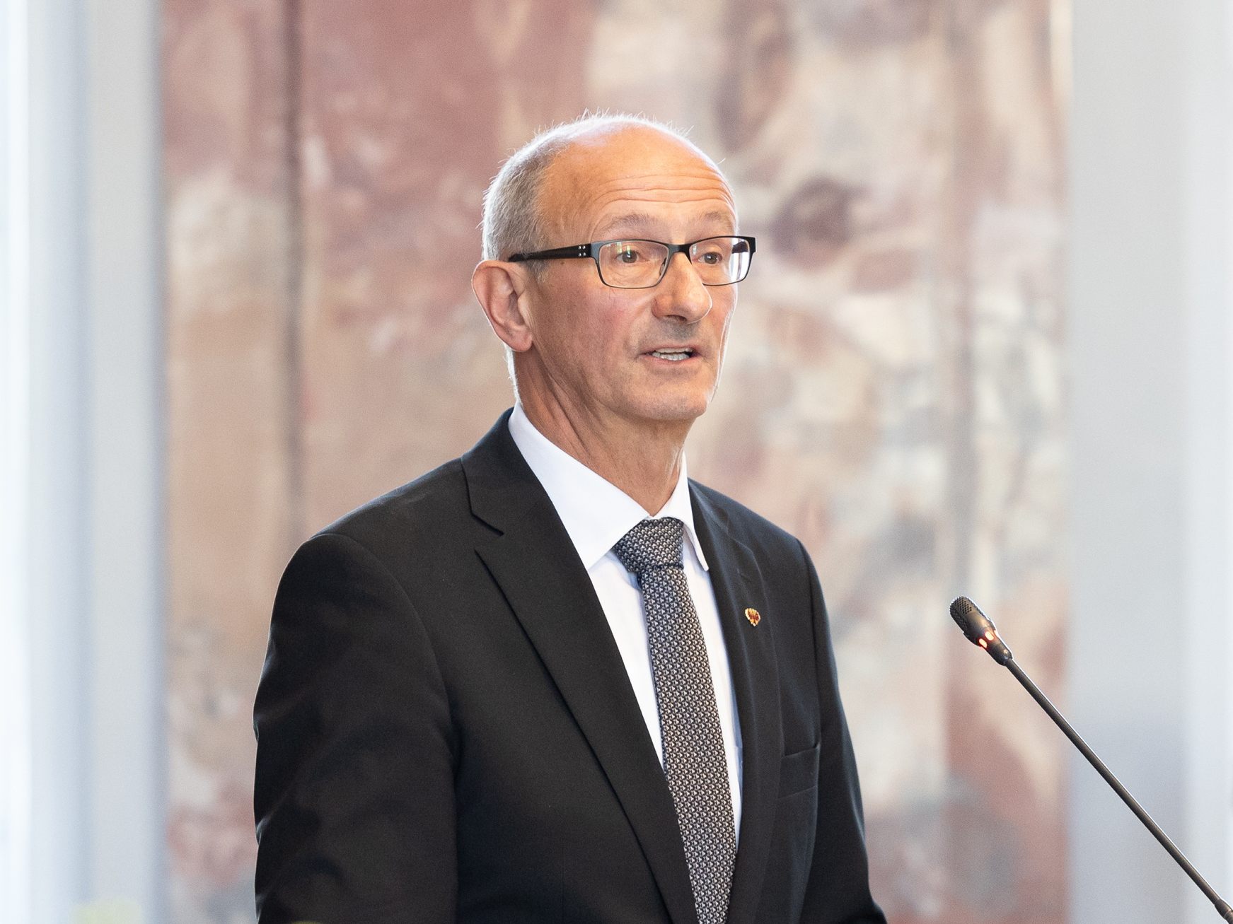 Anton Mattle ist gegen eine "Vorverurteilung" von Kurz, Sobotka und Co. Anton Mattle ist gegen eine "Vorverurteilung" von Kurz, Sobotka und Co.