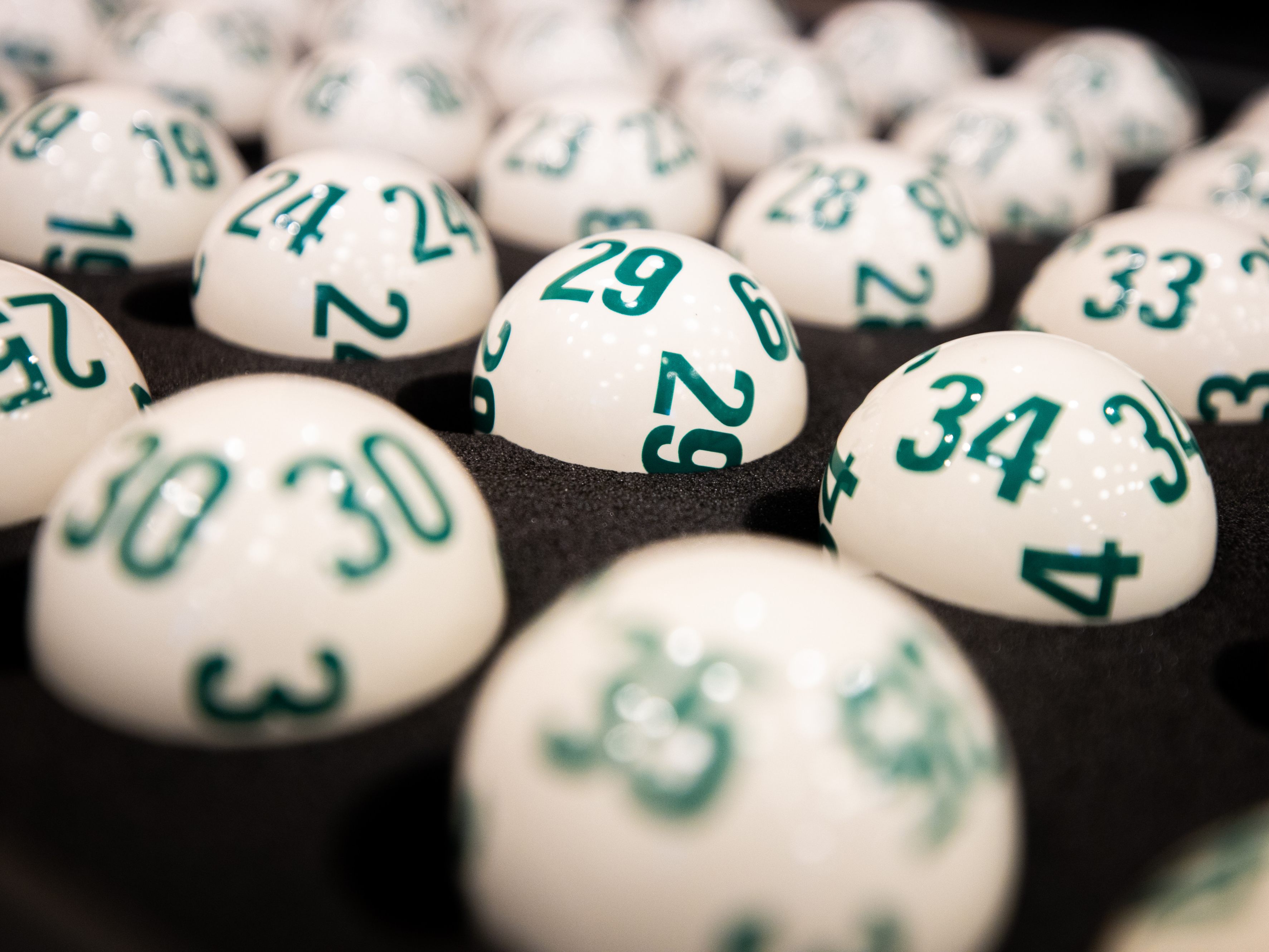 Bei der Lotto-Ziehung am Mittwoch wartet ein Vierfachjackpot mit 4,4 Millionen Euro auf einen Gewinner.