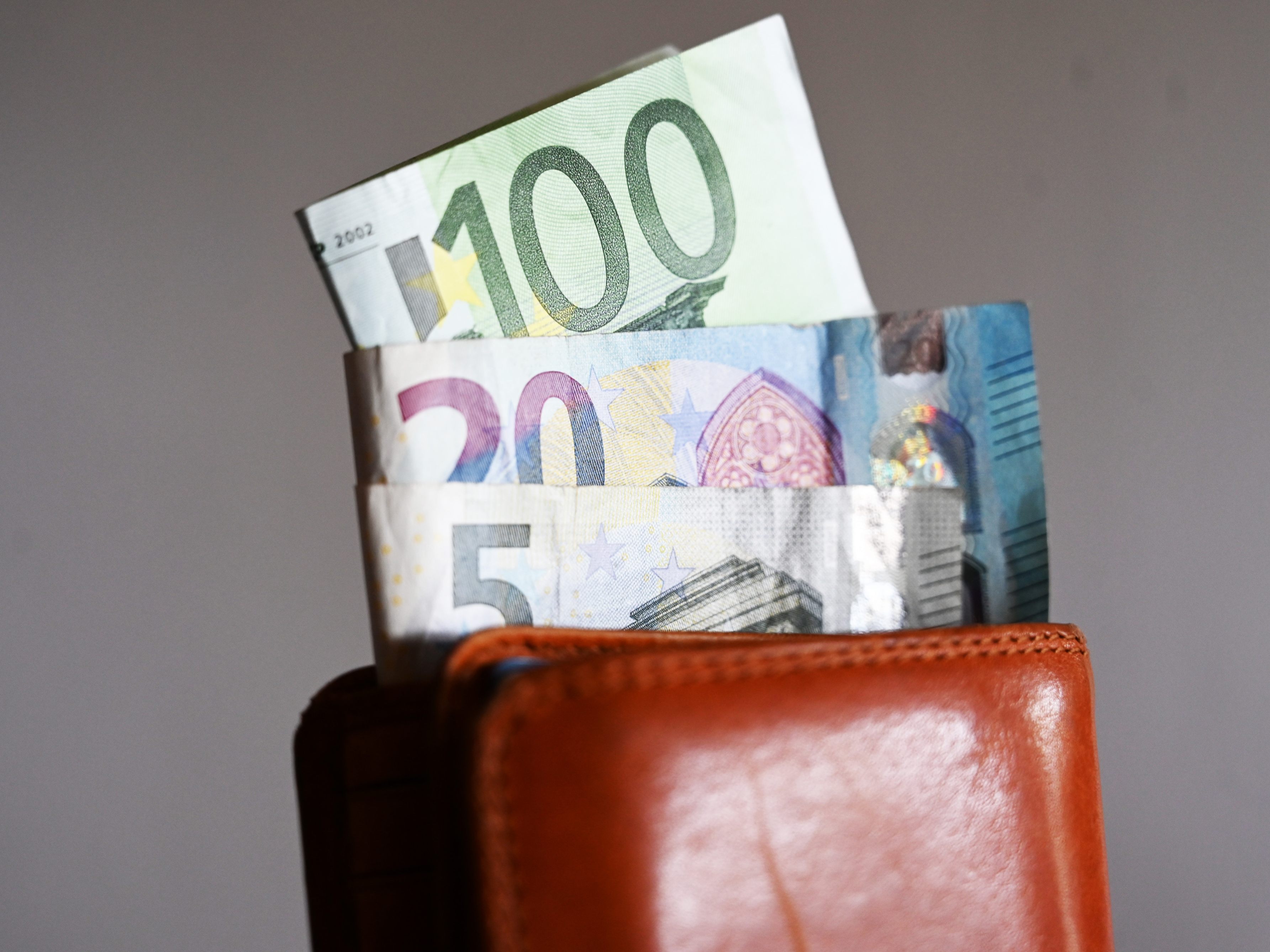 In vielen Branchen haben Arbeitnehmer und Arbeitgeber bereits die Gehaltserhöhungen ausverhandelt. In vielen Branchen haben Arbeitnehmer und Arbeitgeber bereits die Gehaltserhöhungen ausverhandelt.