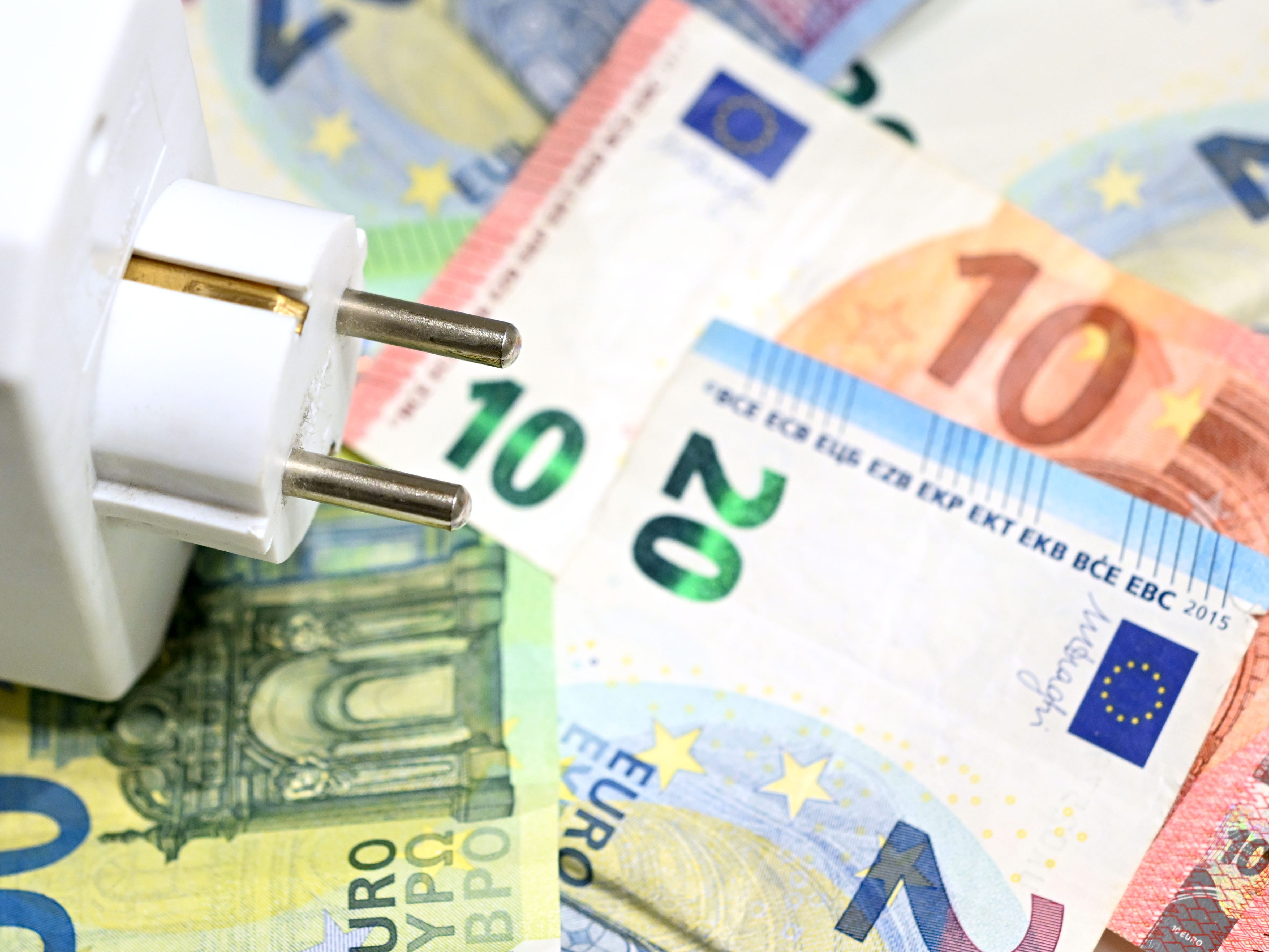 Hohe Einkommen profitieren stärker von den Antiteuerungsmaßnahmen. Hohe Einkommen profitieren stärker von den Antiteuerungsmaßnahmen.