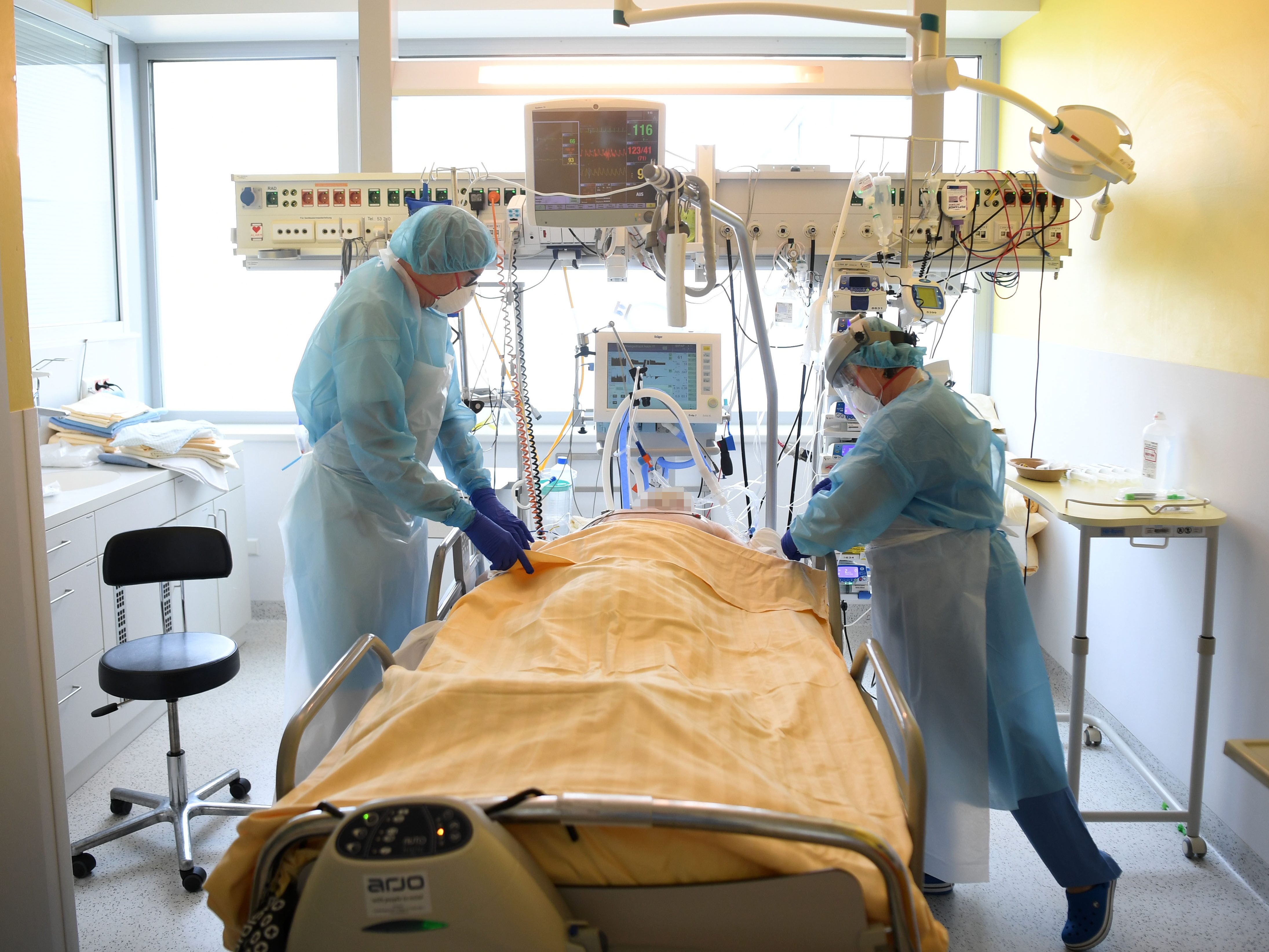 Die Anzahl der Corona-Patienten im Spital steigt an. Die Anzahl der Corona-Patienten im Spital steigt an.