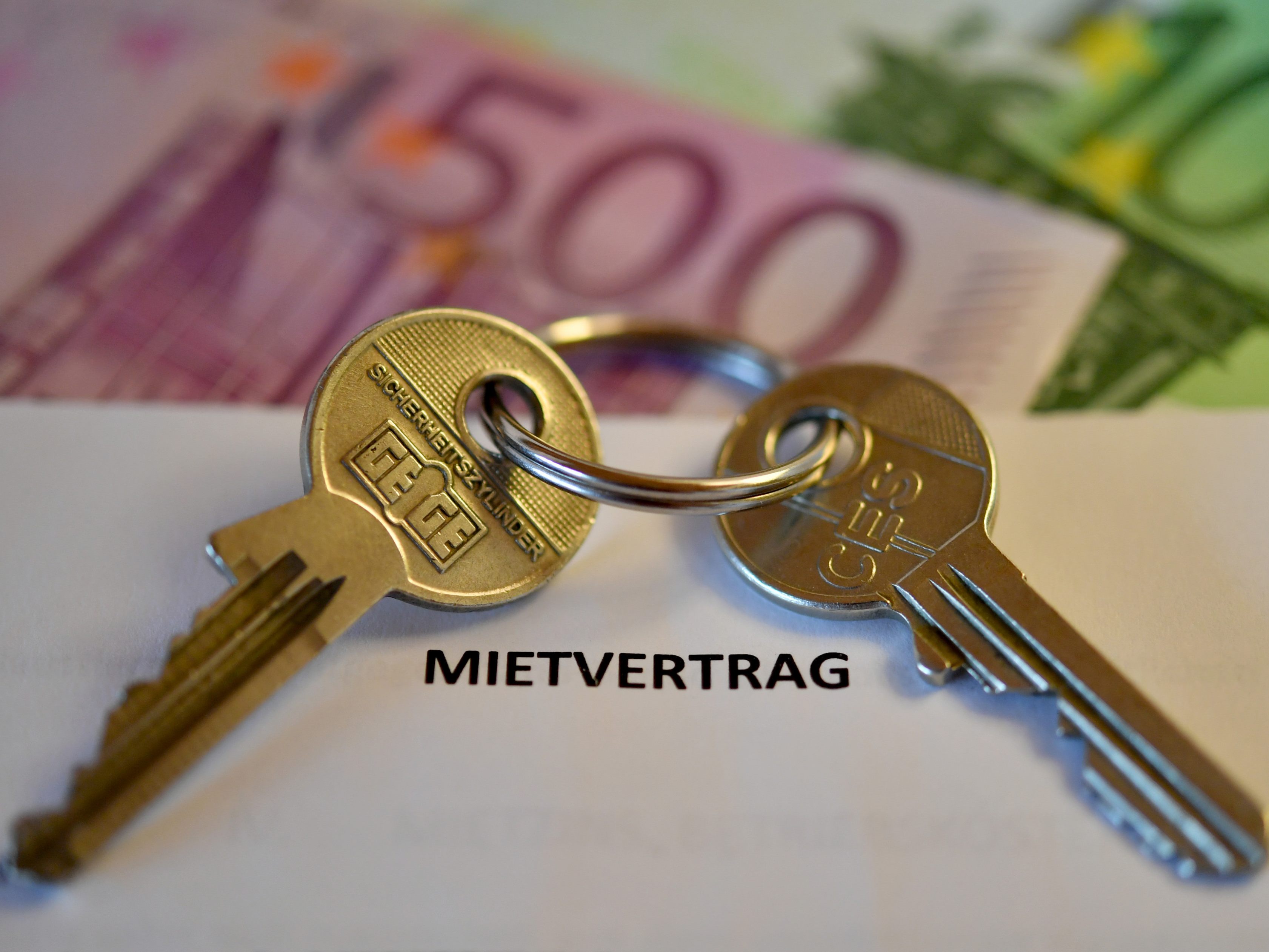 Mieten sind seit Pandemiebeginn deutlich stärker gewachsen als Löhne. Mieten sind seit Pandemiebeginn deutlich stärker gewachsen als Löhne.