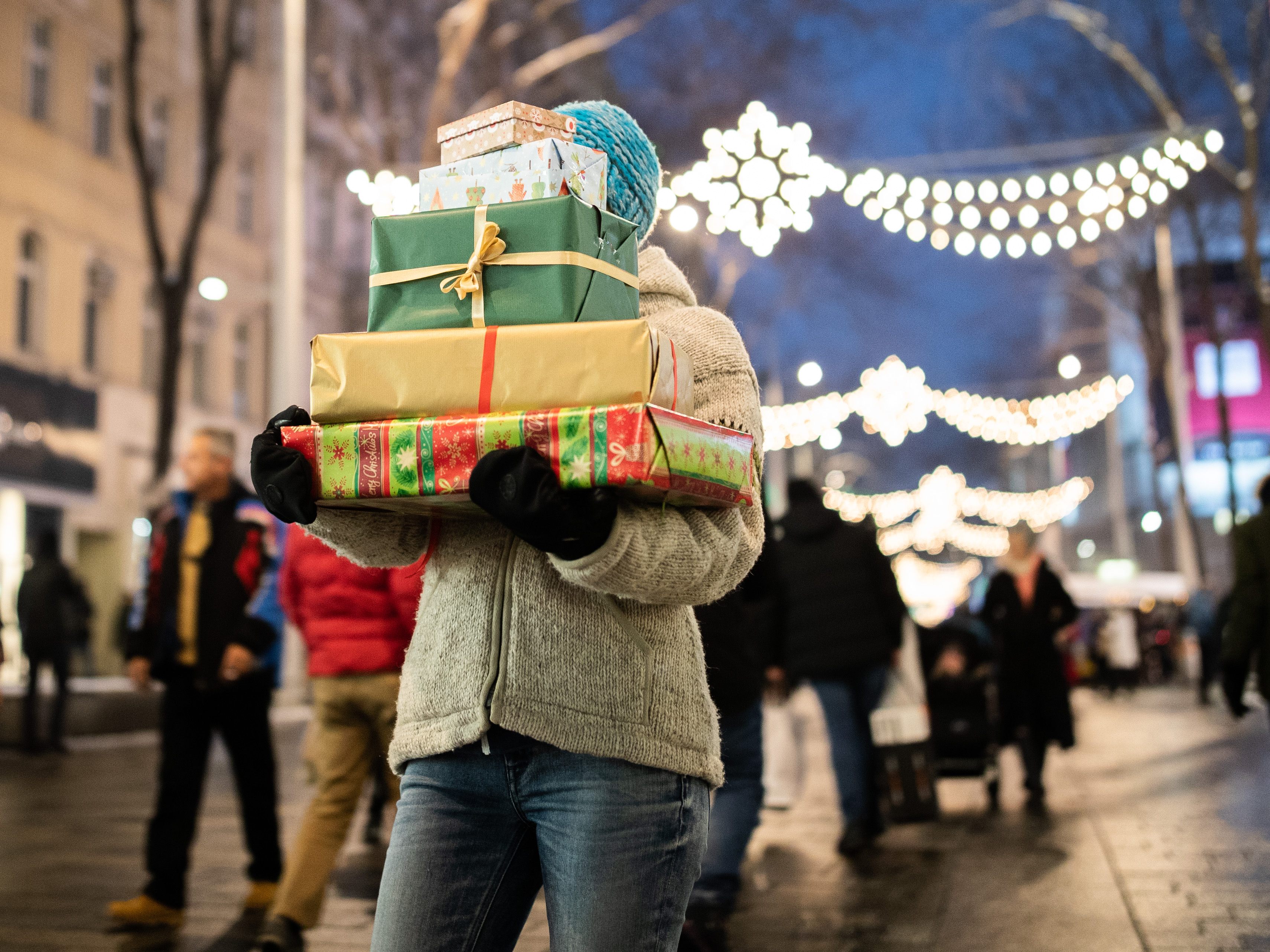 Noch will keine Weihnachtsstimmung im Handel aufkommen. Noch will keine Weihnachtsstimmung im Handel aufkommen.