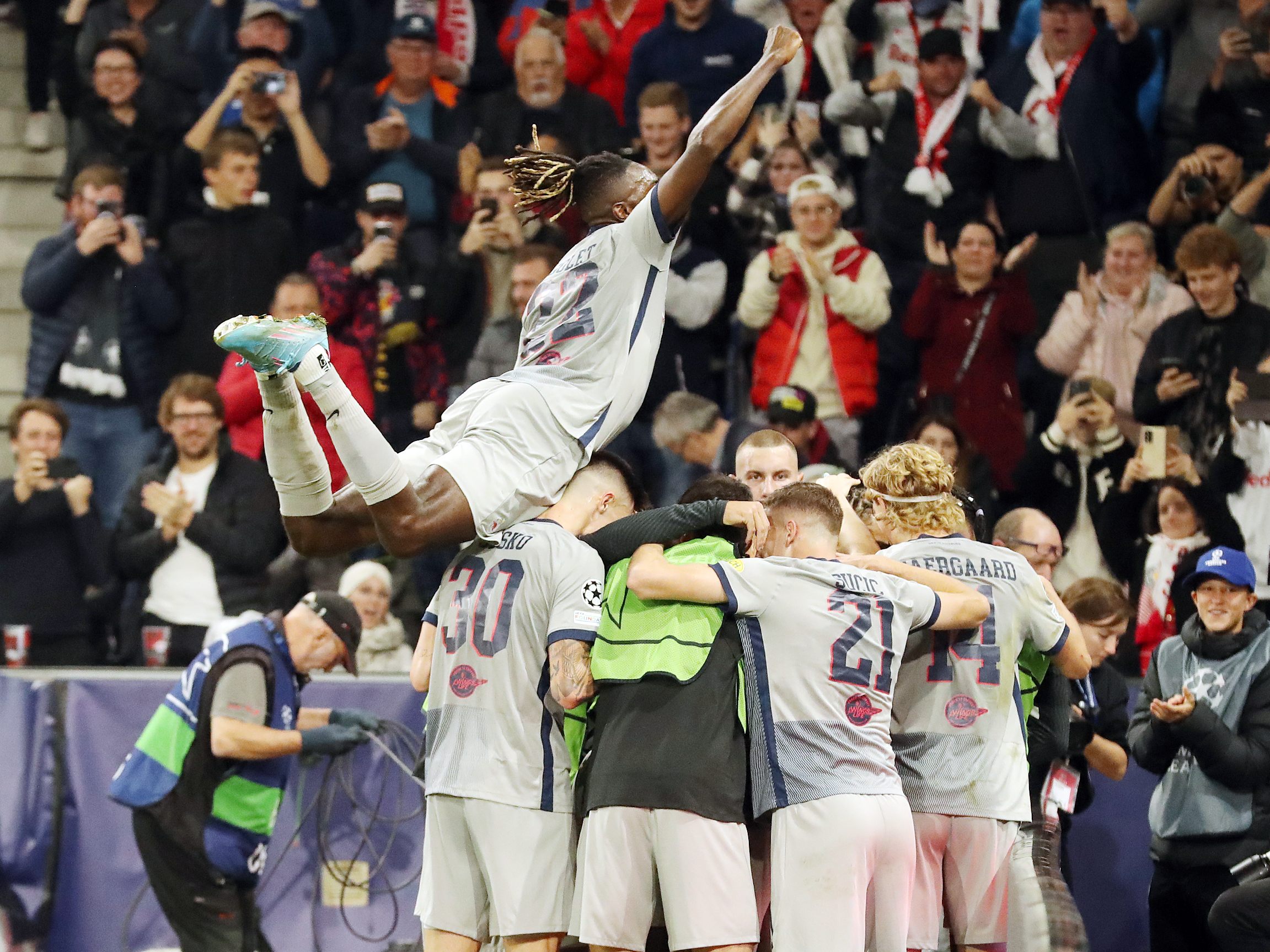 Die Salzburger überflieger bleiben in der CL weiter ungeschlagen. Die Salzburger überflieger bleiben in der CL weiter ungeschlagen.