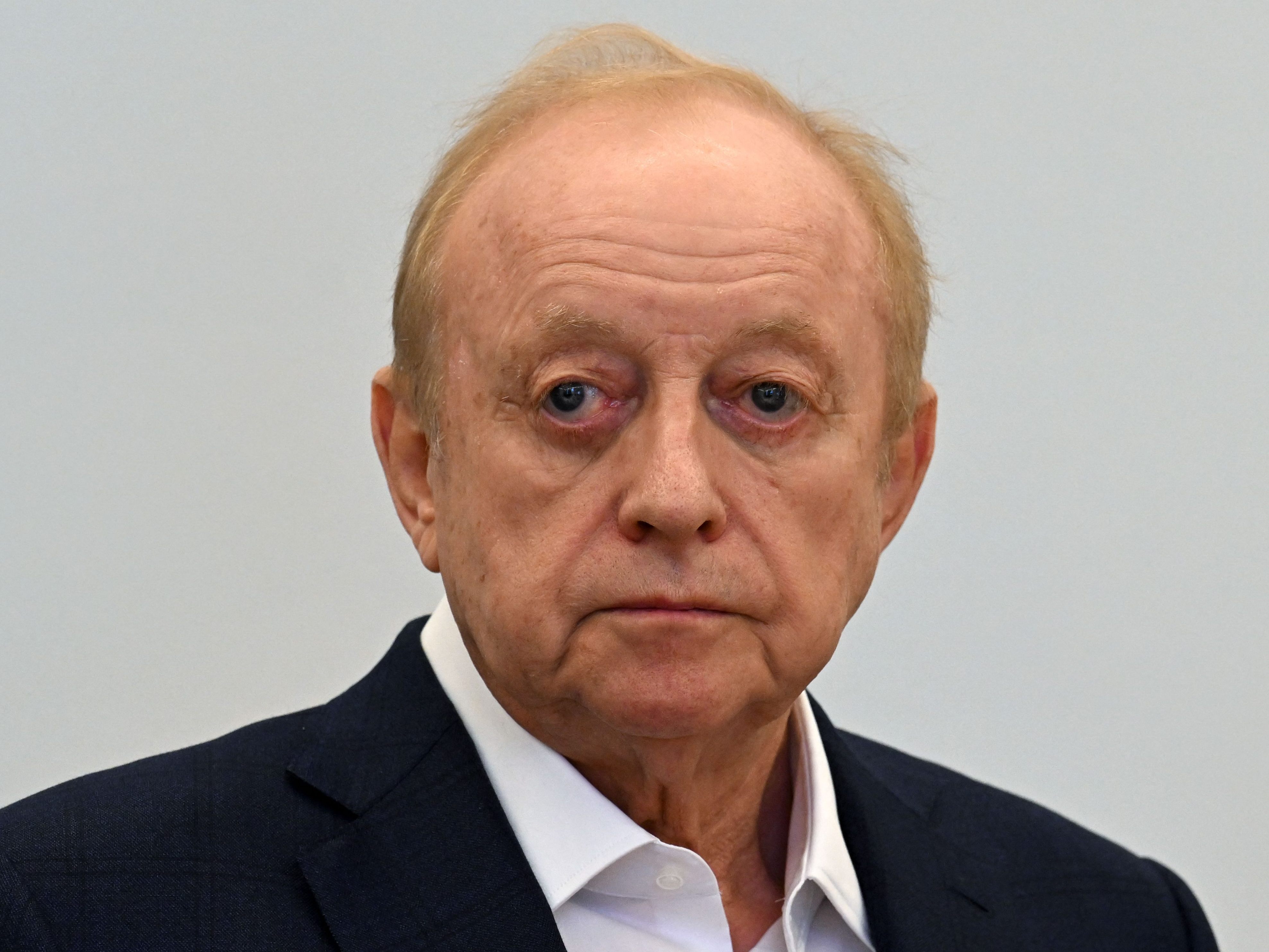 Wenig Grund für gute Laune: Alfons Schuhbeck vor Gericht. Wenig Grund für gute Laune: Alfons Schuhbeck vor Gericht.