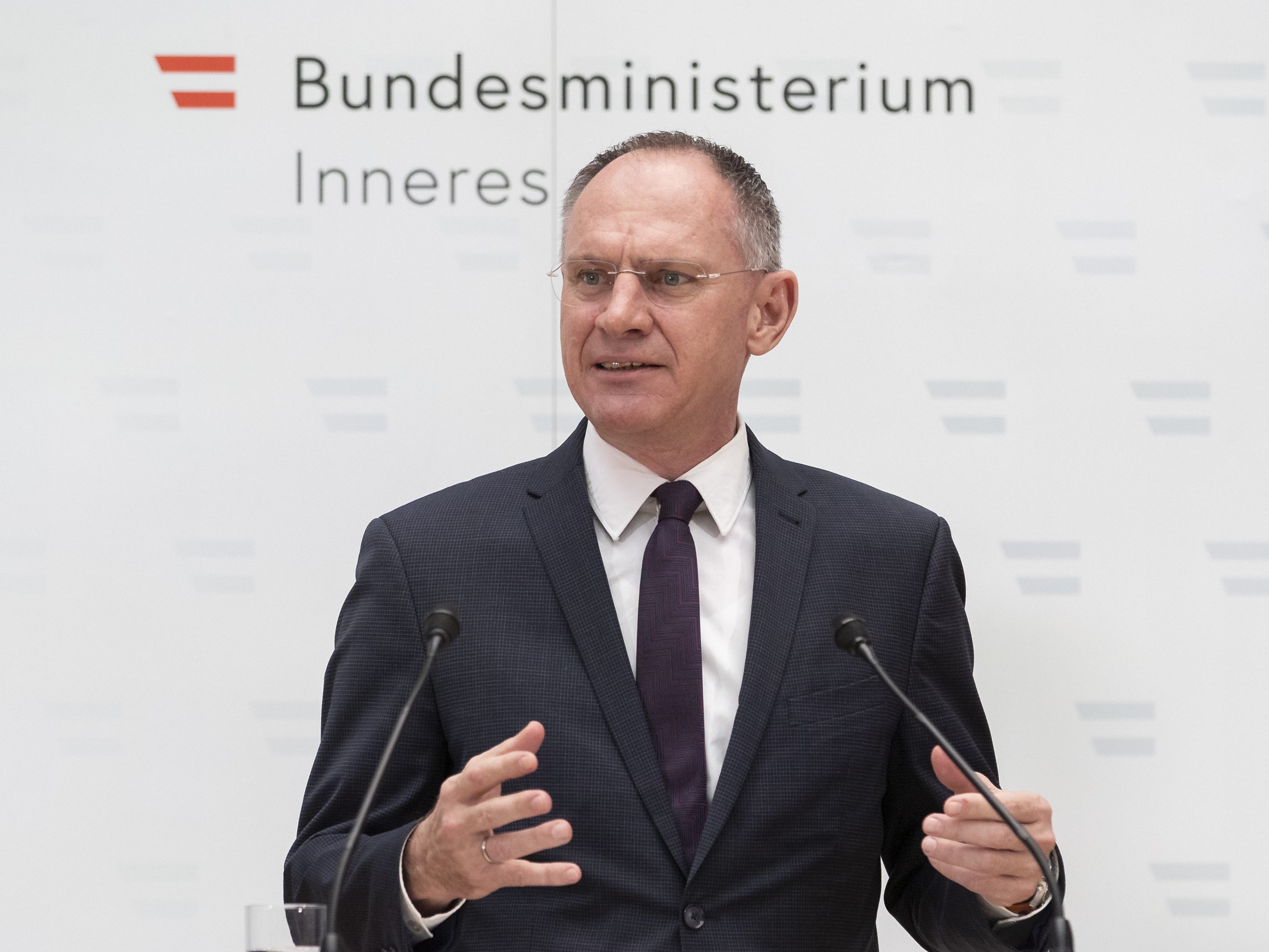 Keine dienstrechtlichen Folgen nach Ukraineseminar der Wiener Polizei. Keine dienstrechtlichen Folgen nach Ukraineseminar der Wiener Polizei.