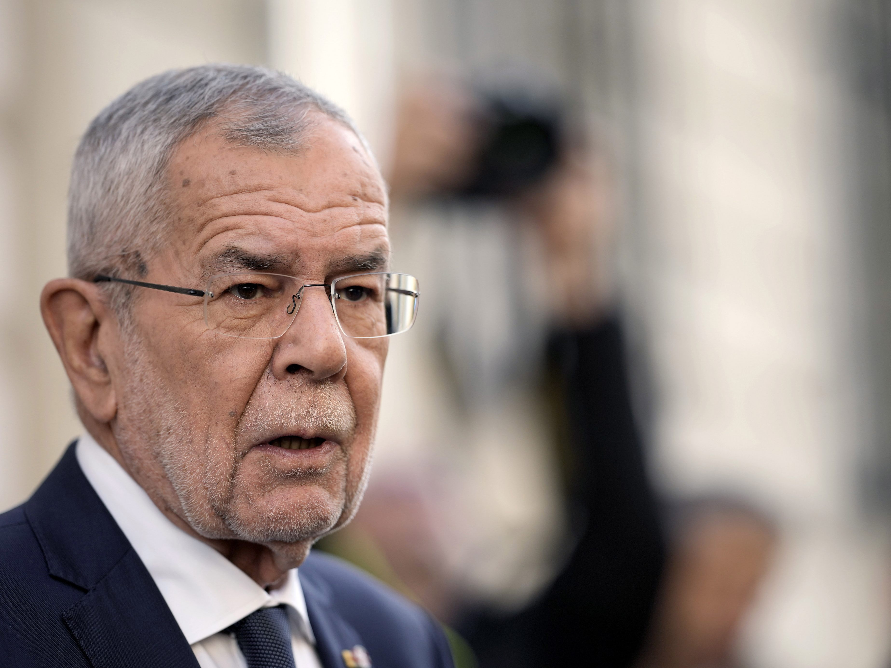 Van der Bellen bat Kanzler und Vizekanzler zu Gespräch.