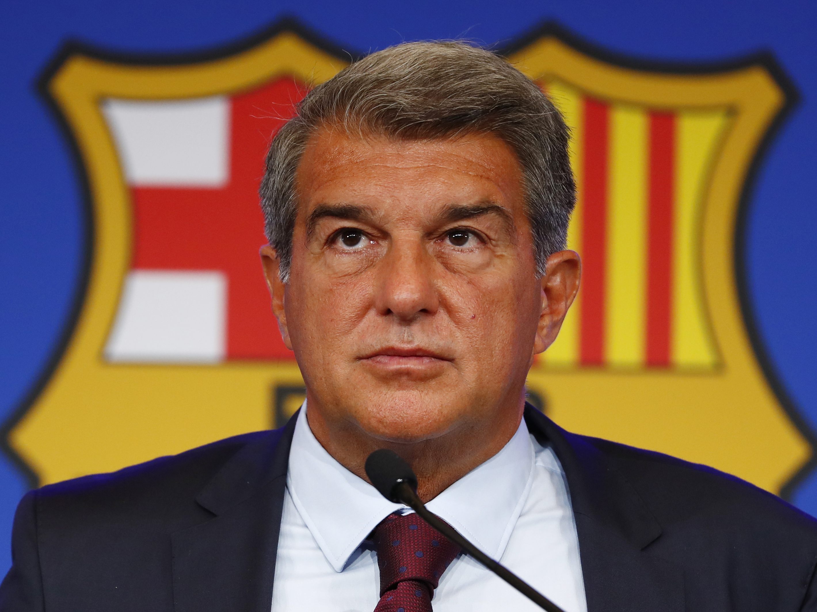 Der FC Barcelona ist am Sonntag Real Madrid unterlegen. Präsident Laporta soll danach in die Referee-Kabine gestürmt sein.