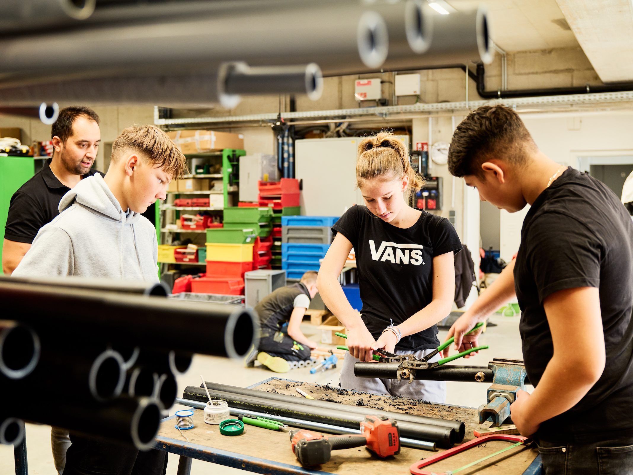 Der Lehrberuf „Installations- und Gebäudetechniker:In“ wurde bei der Firma Westo vorgestellt. Der Lehrberuf „Installations- und Gebäudetechniker:In“ wurde bei der Firma Westo vorgestellt.