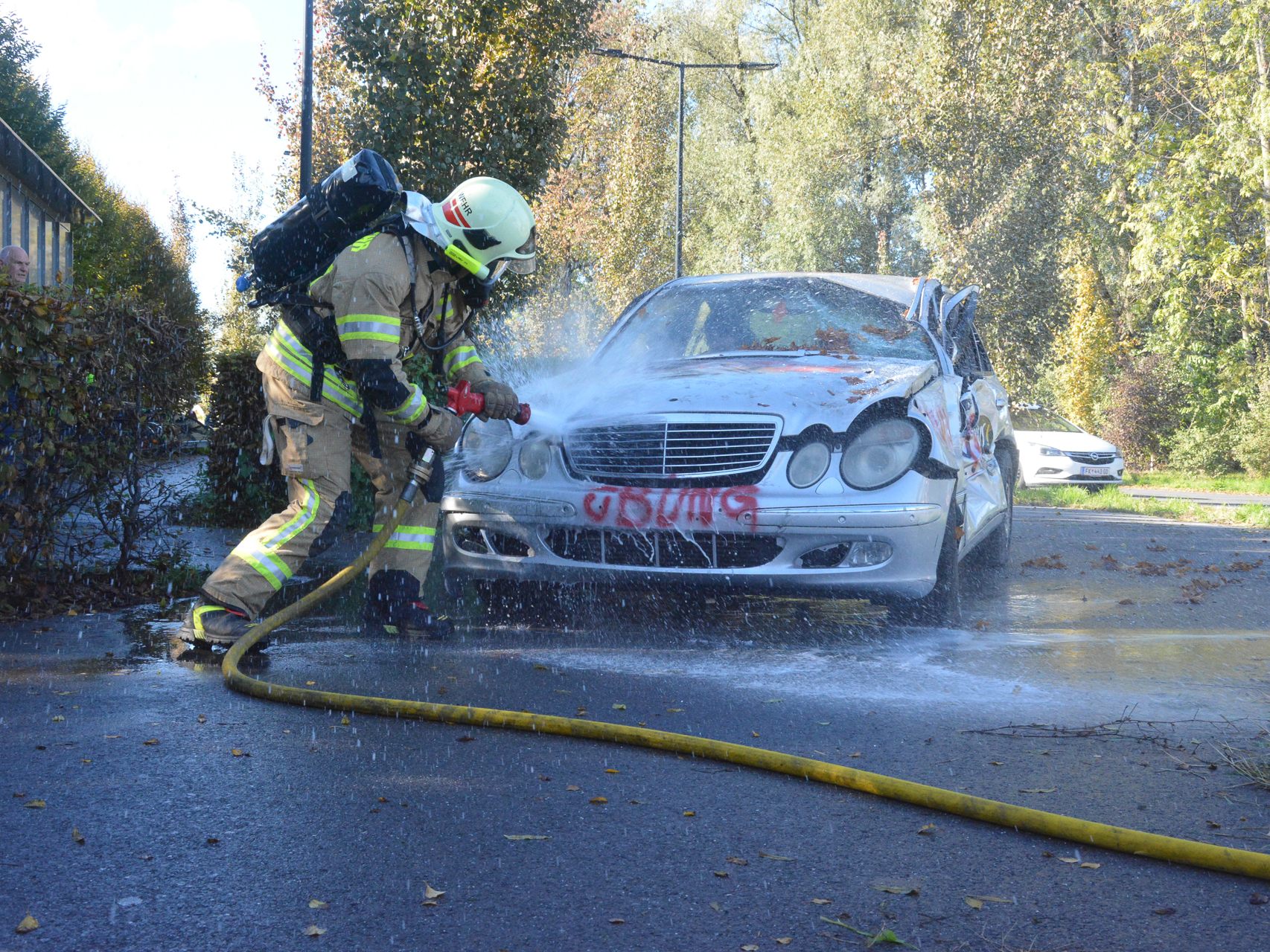 Die Feuerwehr Lustenau probte mit anderen Einsatzkräften am Samstag den Ernstfall beim OMV-Tanklager. Die Feuerwehr Lustenau probte mit anderen Einsatzkräften am Samstag den Ernstfall beim OMV-Tanklager.