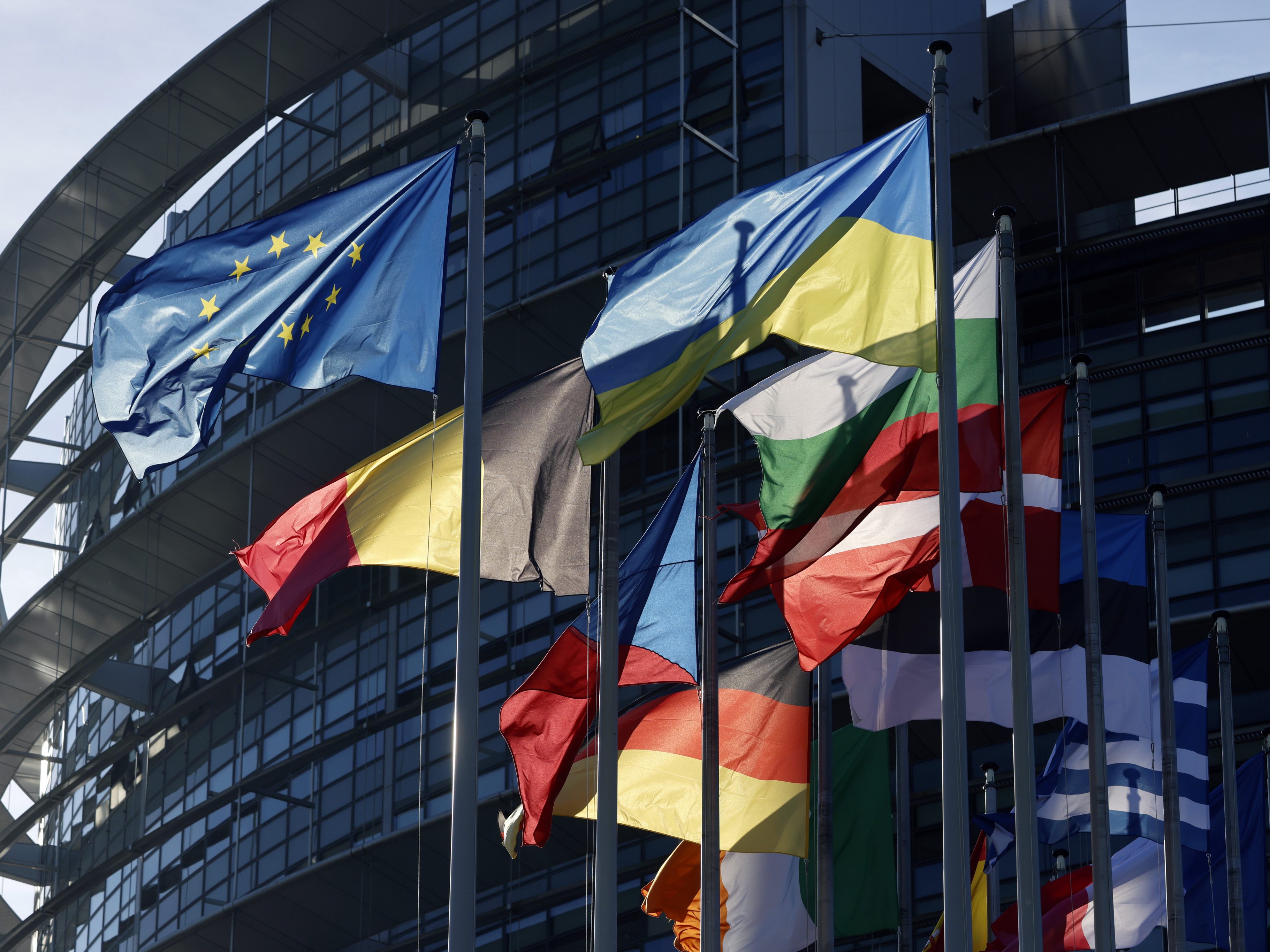 EU-Parlament für Energieversorgung trotz nicht beglichener Rechnungen.