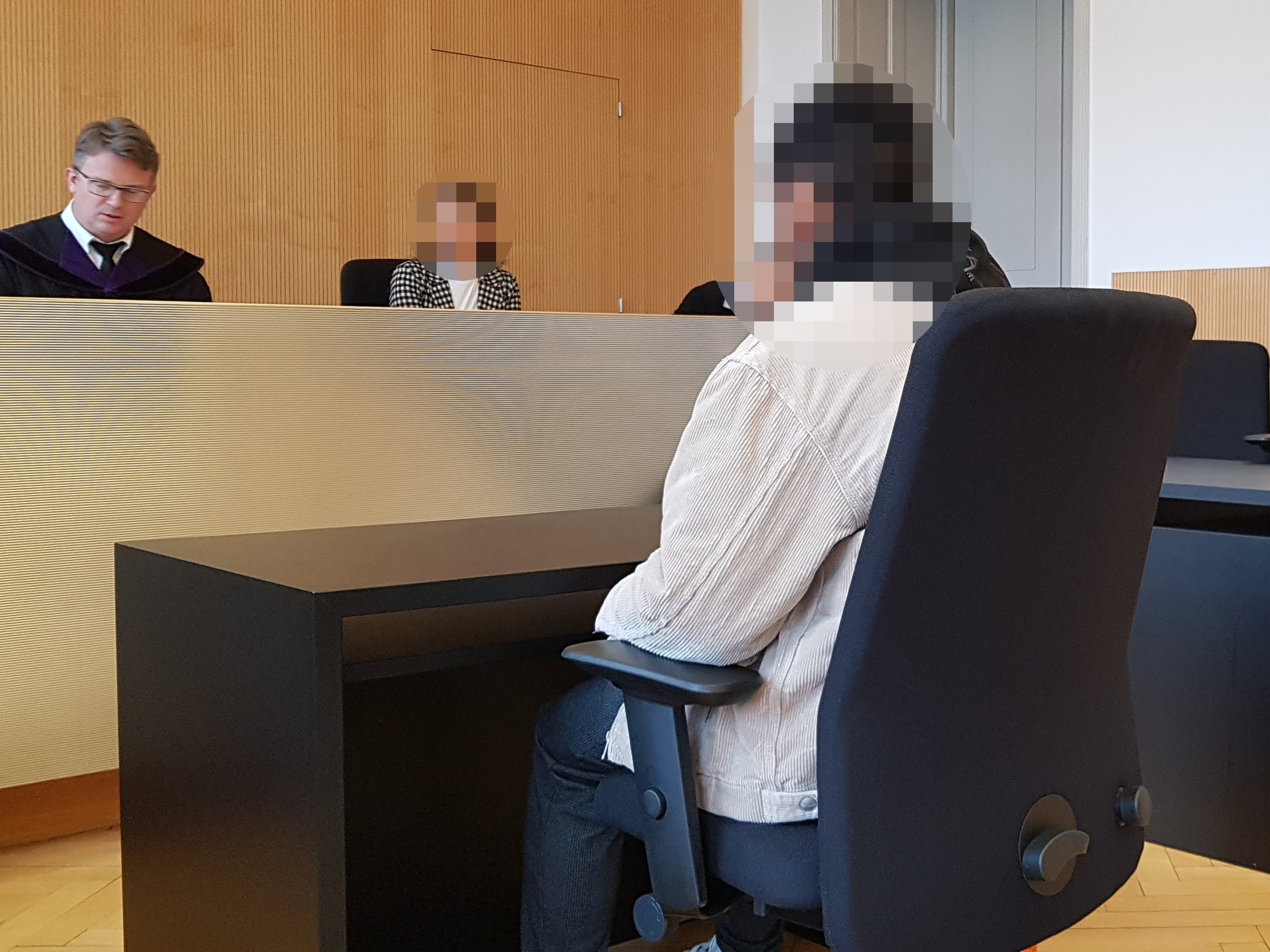 Zwei Monate Haft hat der 21-Jährige bereits in U-Haft verbracht. Zwei Monate Haft hat der 21-Jährige bereits in U-Haft verbracht.