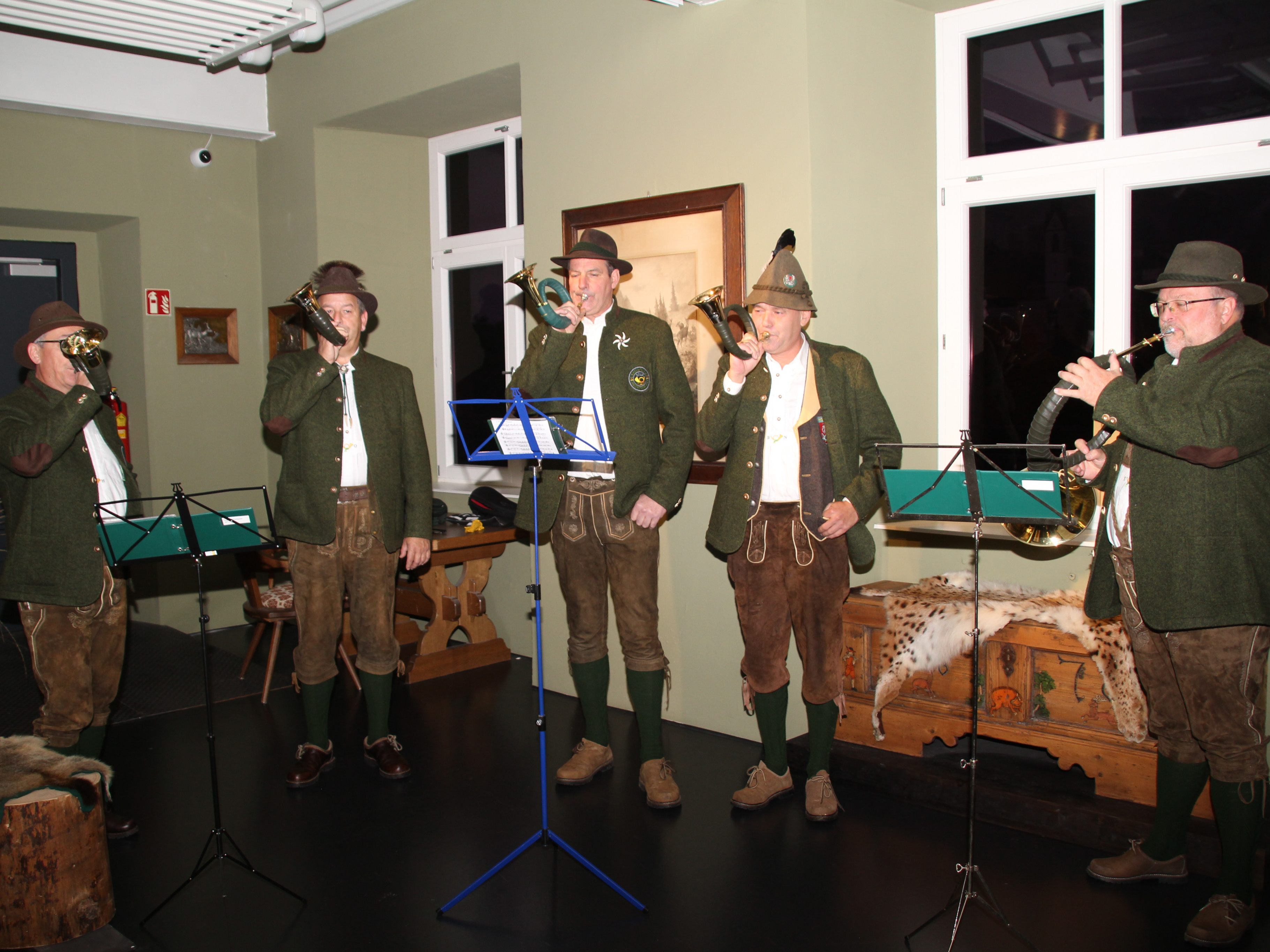 Jagdhornbläser der Vorarlberger Jägerschaft im Vorarlberger Jagdmuseum. Jagdhornbläser der Vorarlberger Jägerschaft im Vorarlberger Jagdmuseum.