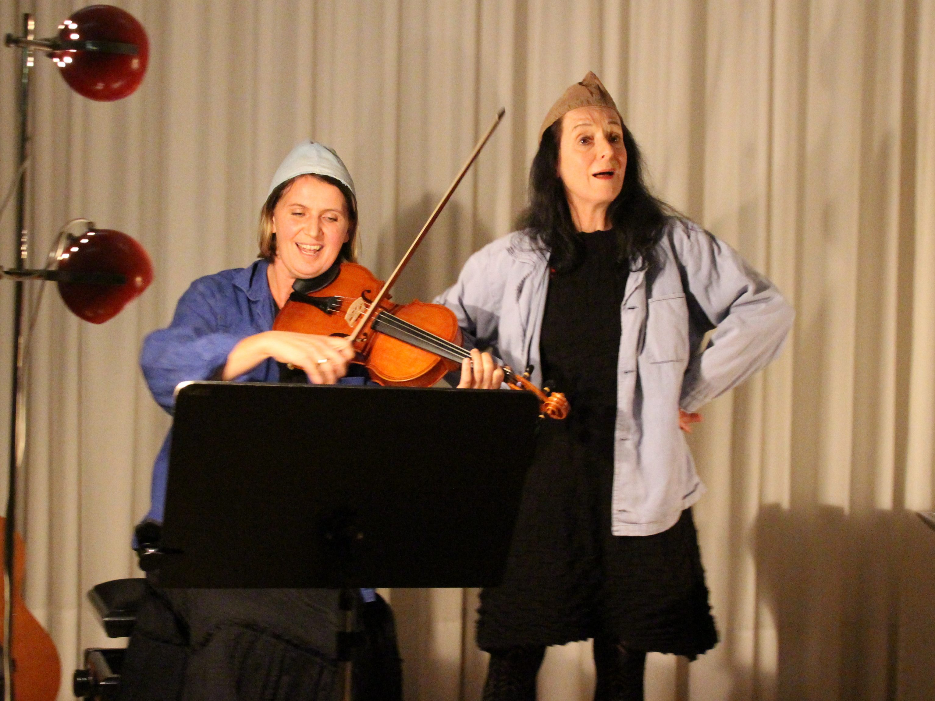Teatro Caprile: Lesung mit Musik im Pfarrsaal Satteins Teatro Caprile: Lesung mit Musik im Pfarrsaal Satteins