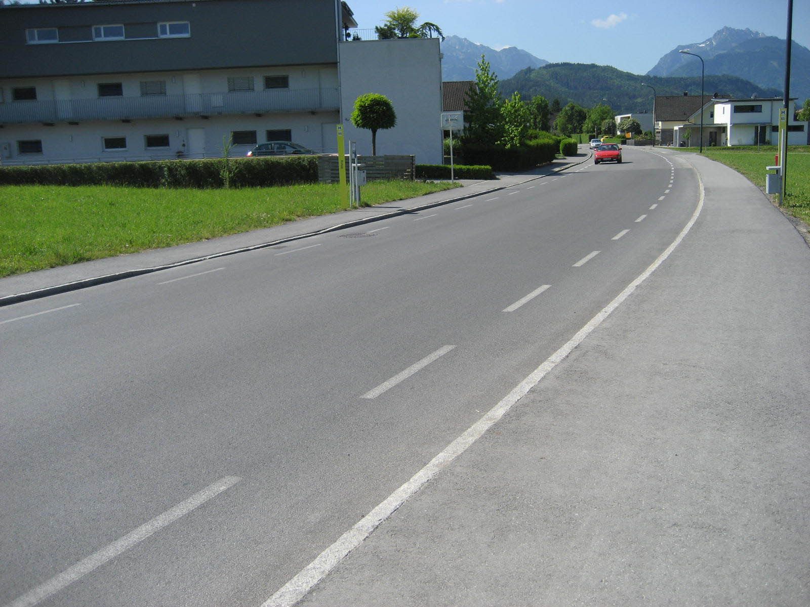 Die Montfortstraße wird in insgesamt zwei Bauabschnitten zur Fahrradstraße umgebaut. Die Montfortstraße wird in insgesamt zwei Bauabschnitten zur Fahrradstraße umgebaut.
