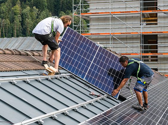 Die Photovoltaikanlage ist ein Meilenstein auf dem Weg zur Green AK. (Foto: Jürgen Gorbach) Die Photovoltaikanlage ist ein Meilenstein auf dem Weg zur Green AK. (Foto: Jürgen Gorbach)