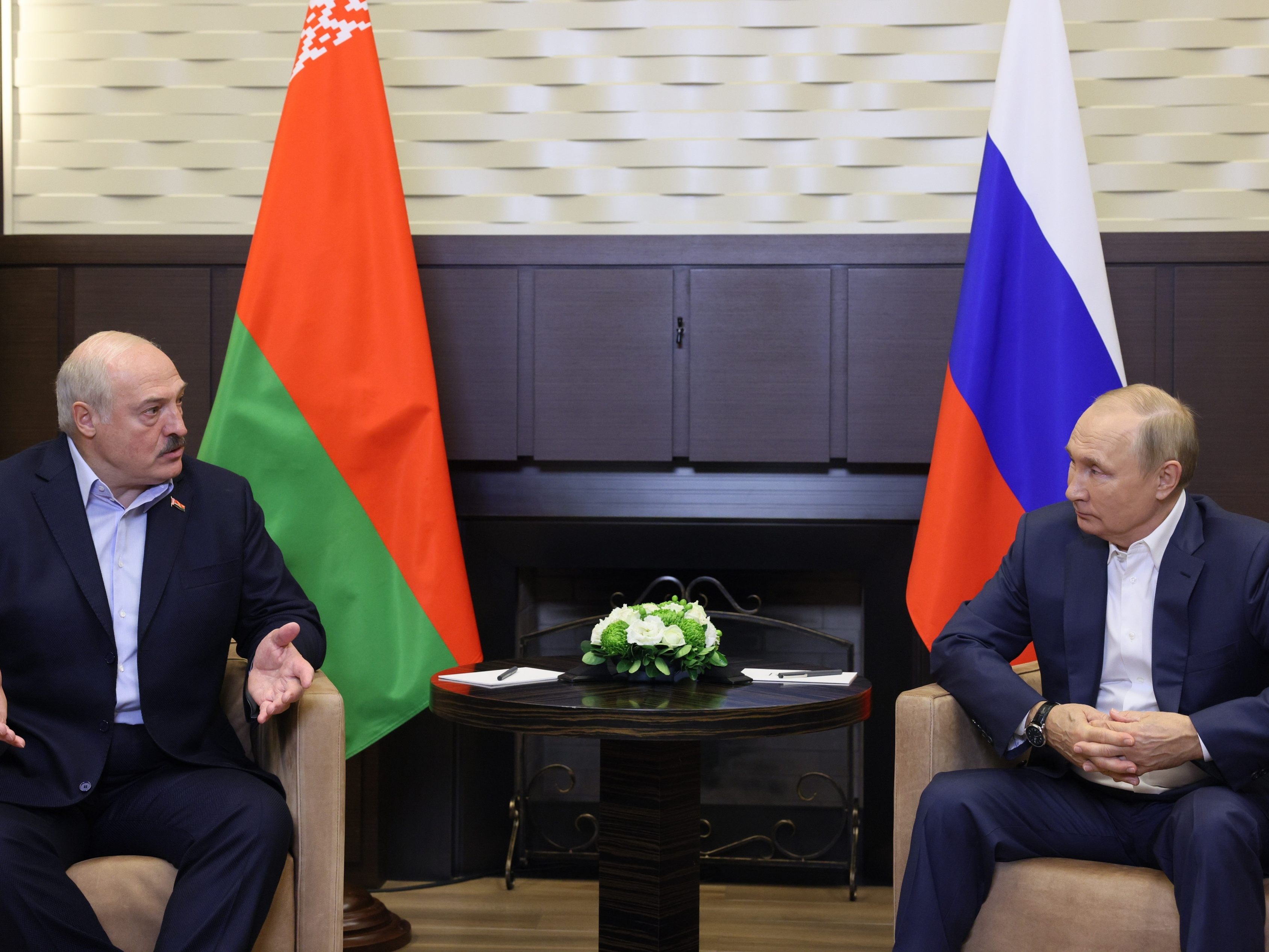 Das mit Putins Russland verbündete Belarus ruft einen "Antiterror-Einsatz" aus.