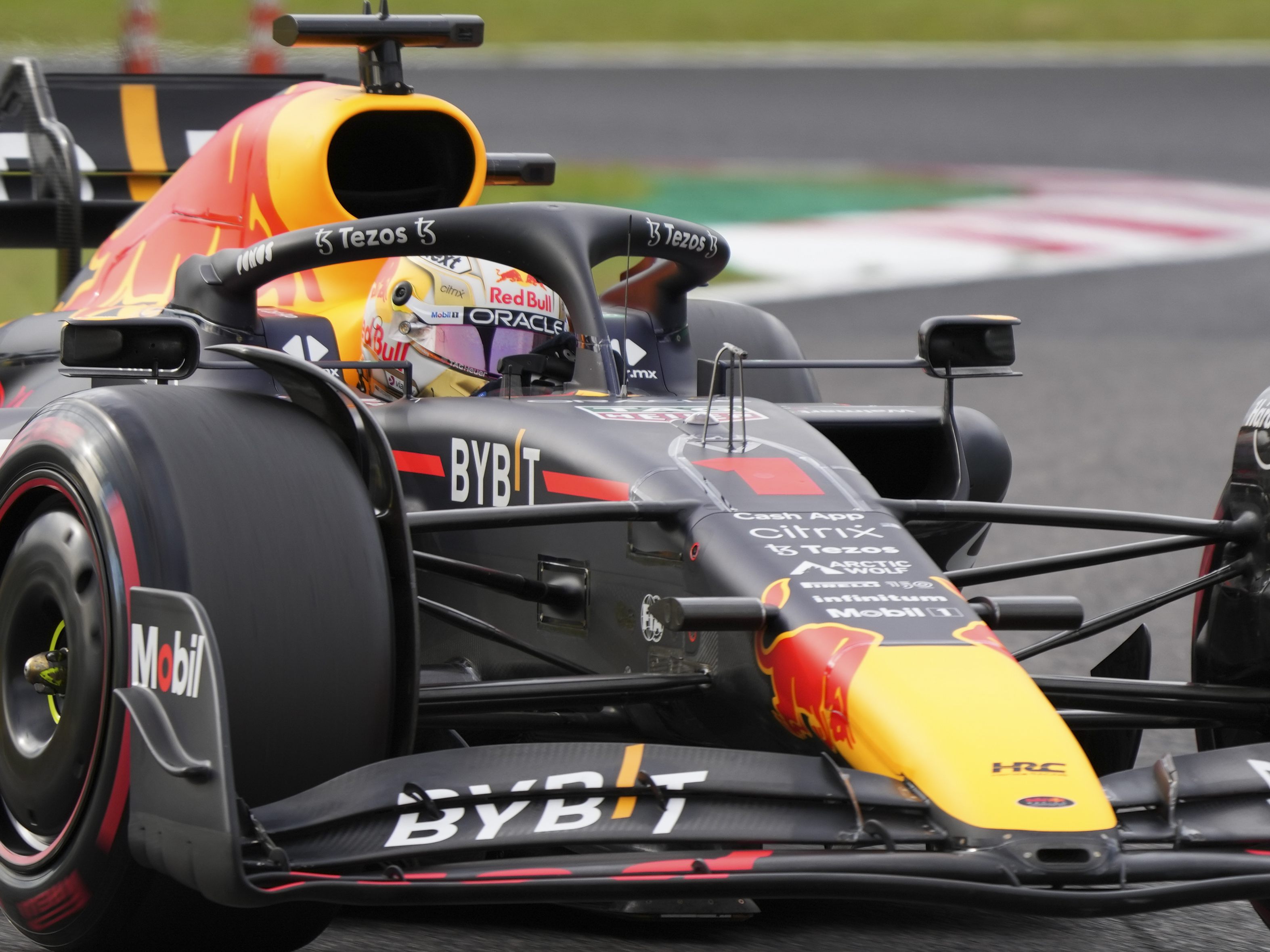 Max Verstappen startet am Sonntag in Suzuka von Pole Position. Max Verstappen startet am Sonntag in Suzuka von Pole Position.