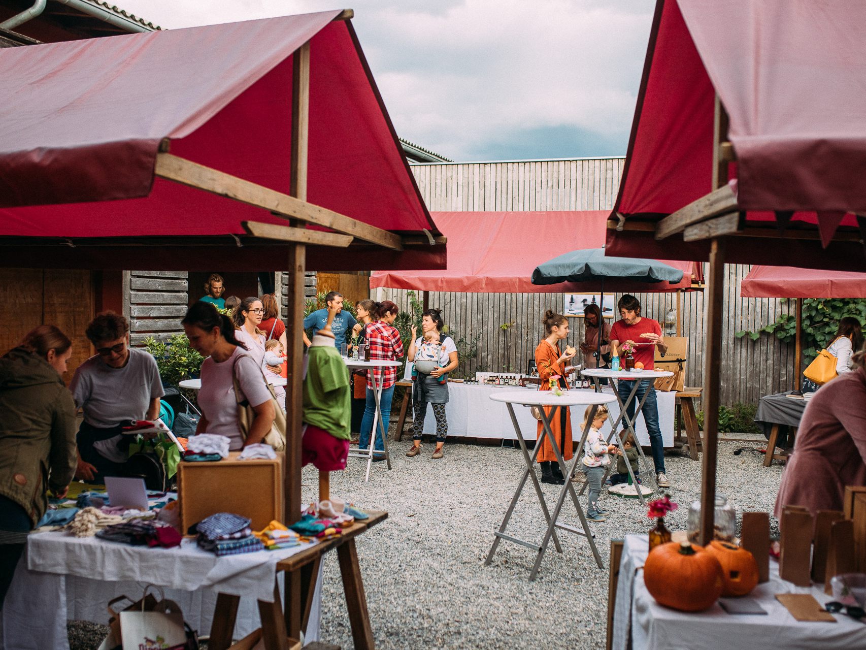 Nächsten Freitag lädt der Vetterhof zum kreativen Herbstmarkt zu sich ins Lustenauer Ried. Nächsten Freitag lädt der Vetterhof zum kreativen Herbstmarkt zu sich ins Lustenauer Ried.