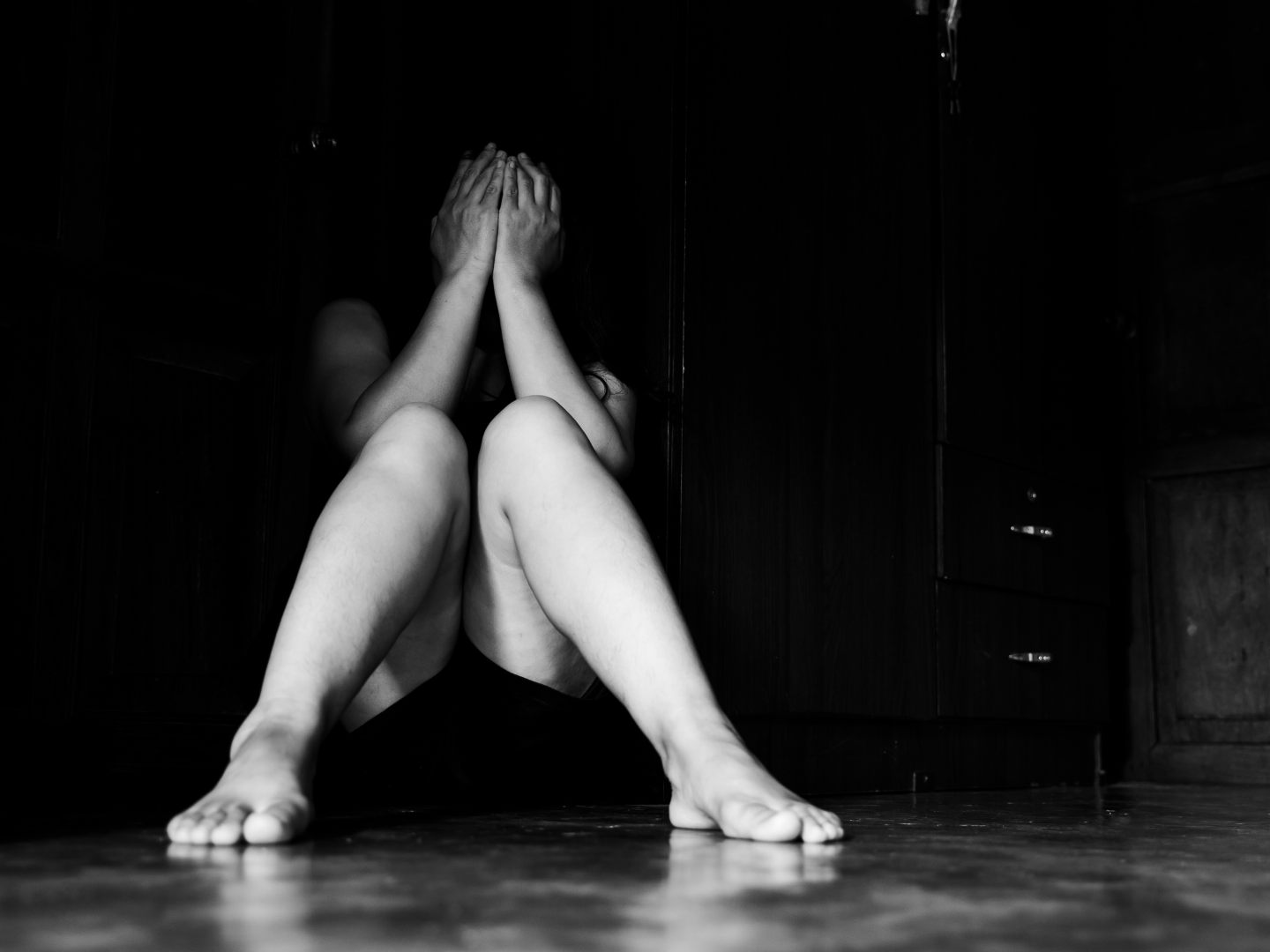 28-Jährige schwer verletzt - Konnte nach über sechs Stunden Hilfe rufen - Mann festgenommen 28-Jährige schwer verletzt - Konnte nach über sechs Stunden Hilfe rufen - Mann festgenommen