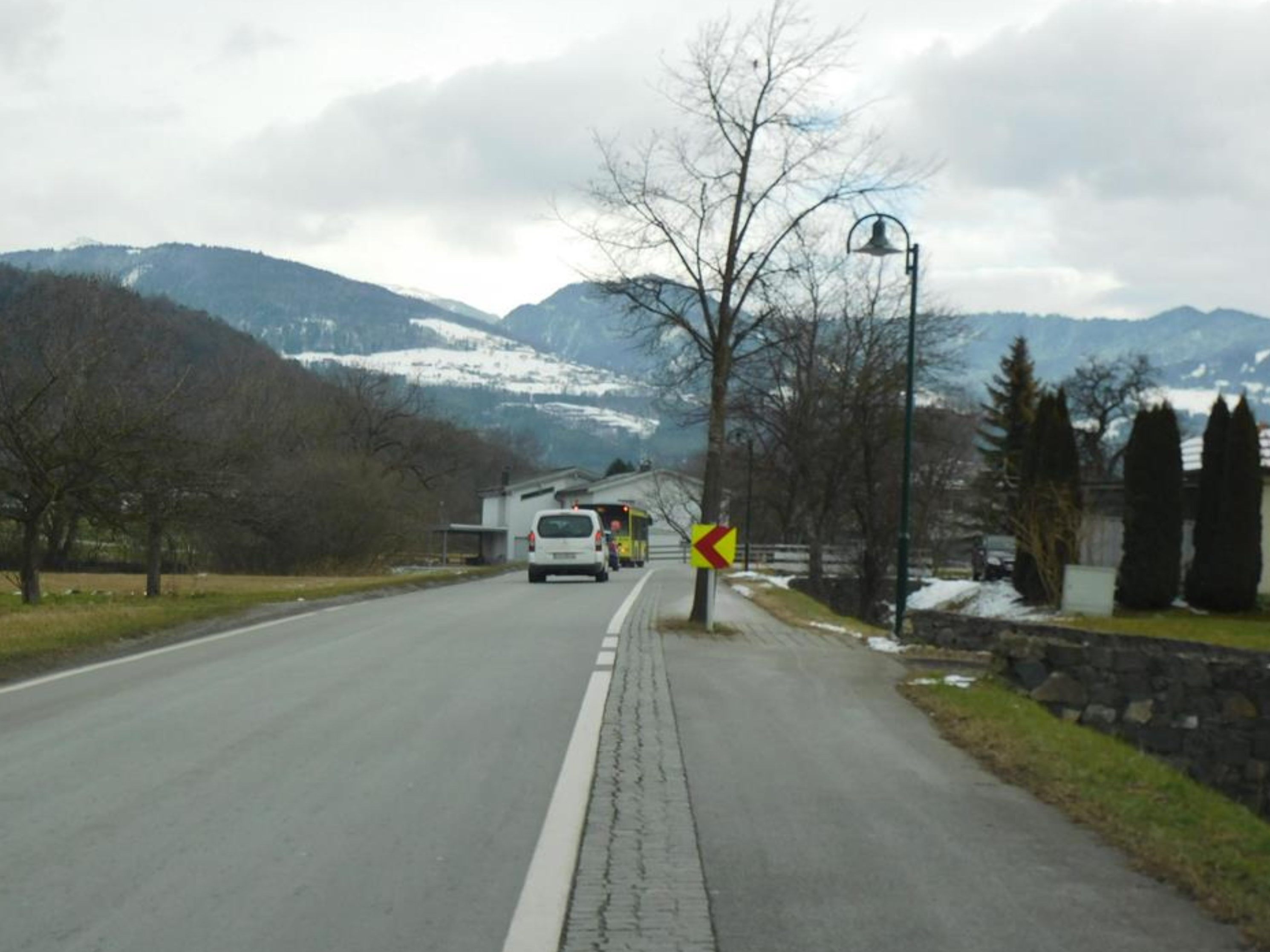 Im Bereich Rheinmahd gilt ab November nur noch ein morgendliches Fahrverbot vom Kreisverkehr beim Autohaus Fink in Richtung Koblach Au