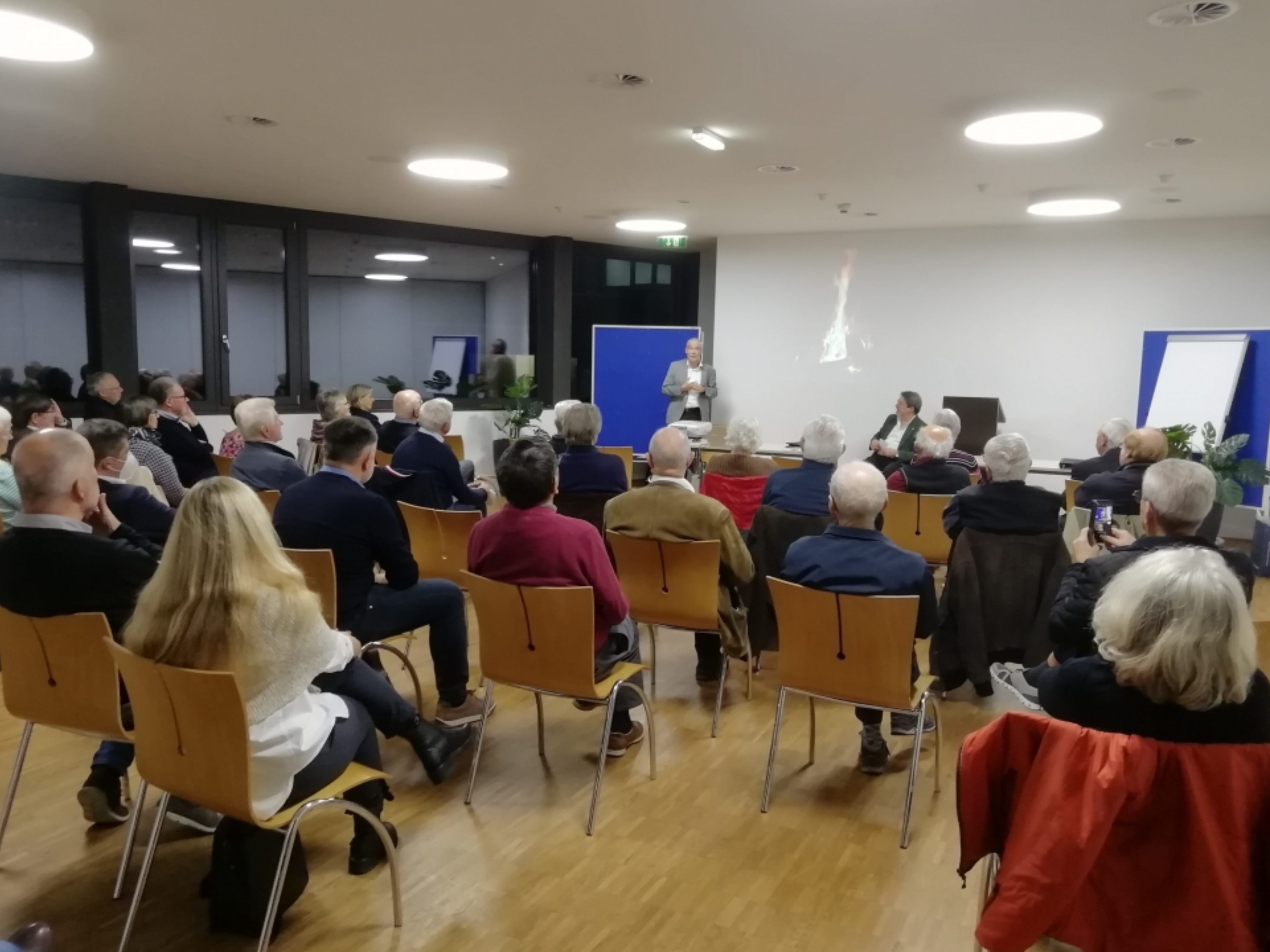 Beim Kamingespräch am 8. November ist Alt-Landeshauptmann Herbert Sausgruber in Götzis zu Gast