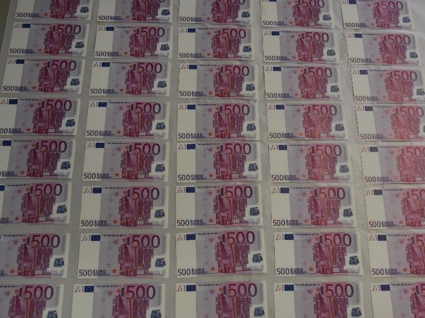 Die Rip-Deal Unit Vienna konnte 200.000 Euro Falschgeld sicherstellen. Die Rip-Deal Unit Vienna konnte 200.000 Euro Falschgeld sicherstellen.