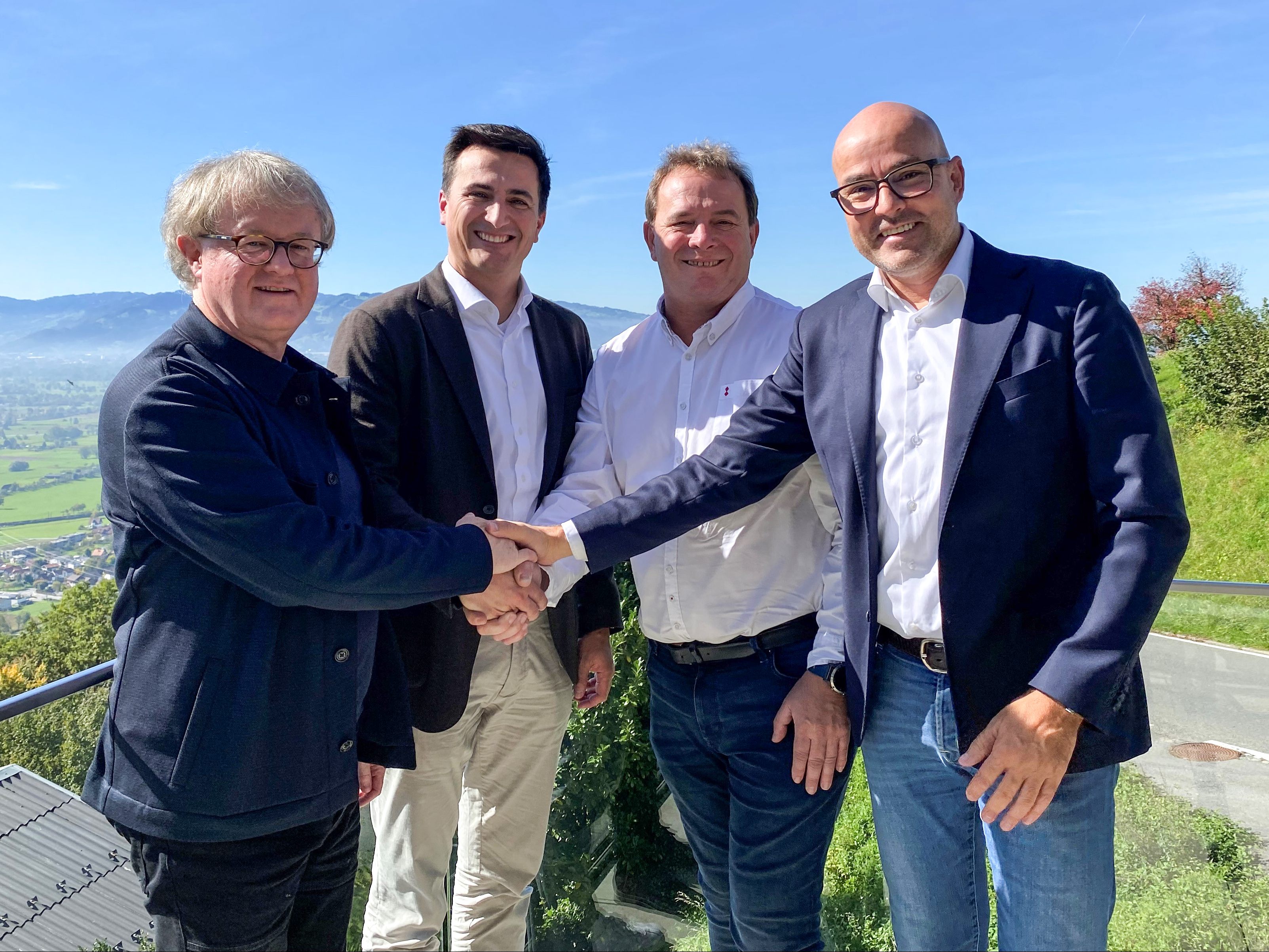 v.l.: Robert Vockenhuber (Geschäftsführender Gesellschafter Carvatech), Michael Köb (Leiter Finanzen und Recht Doppelmayr Seilbahnen GmbH), Reinhard Aschauer (Geschäftsführender Gesellschafter Carvatech) und Thomas Pichler (Geschäftsführender Direktor Doppelmayr Holding SE).