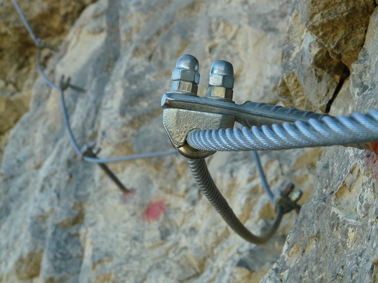Tschechisches Duo abends aus Klettersteig auf der Rax gerettet.
