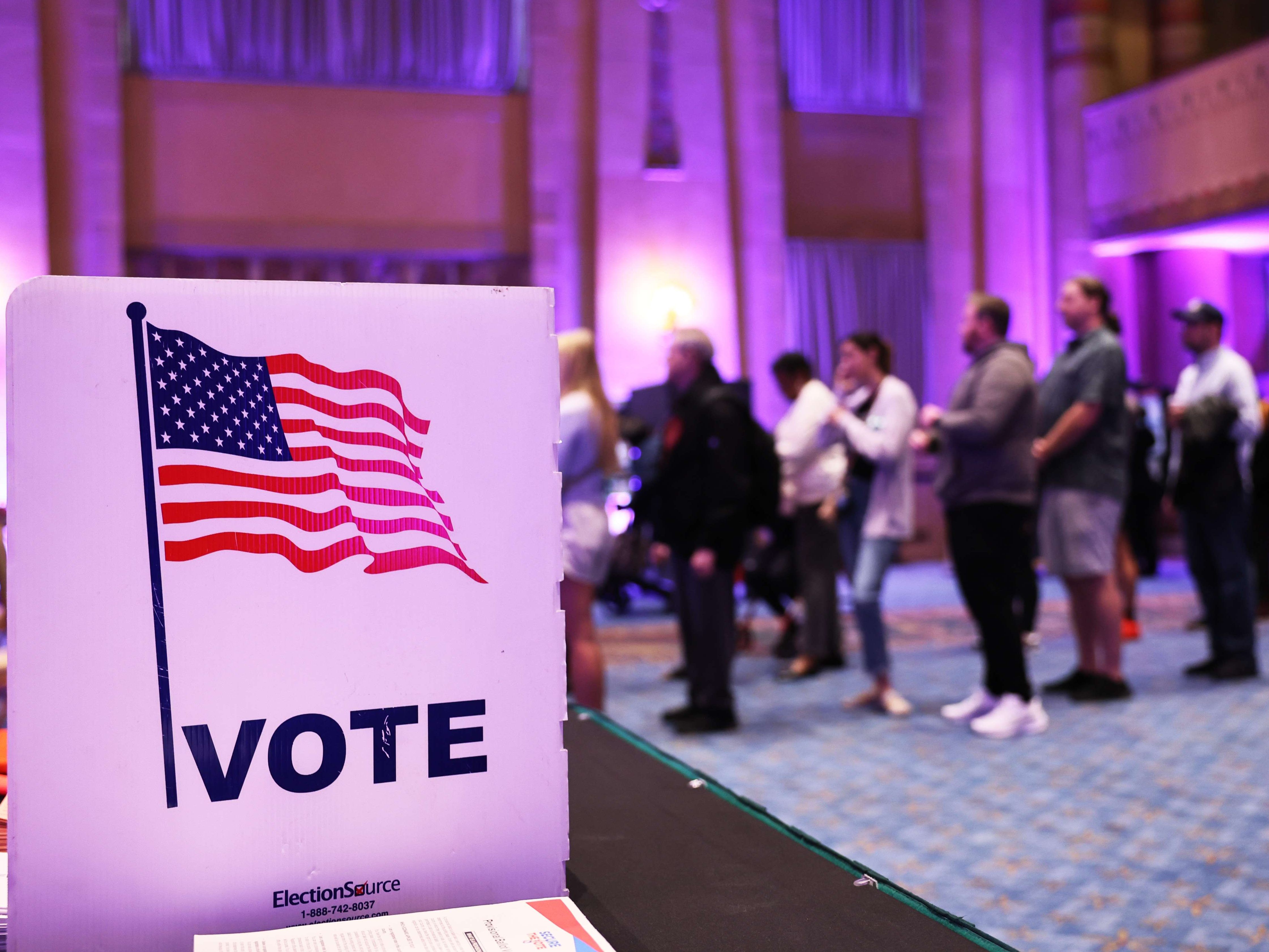 Die Wähler in den USA entscheiden über die Mehrheit im US-Kongress. Die Wähler in den USA entscheiden über die Mehrheit im US-Kongress.