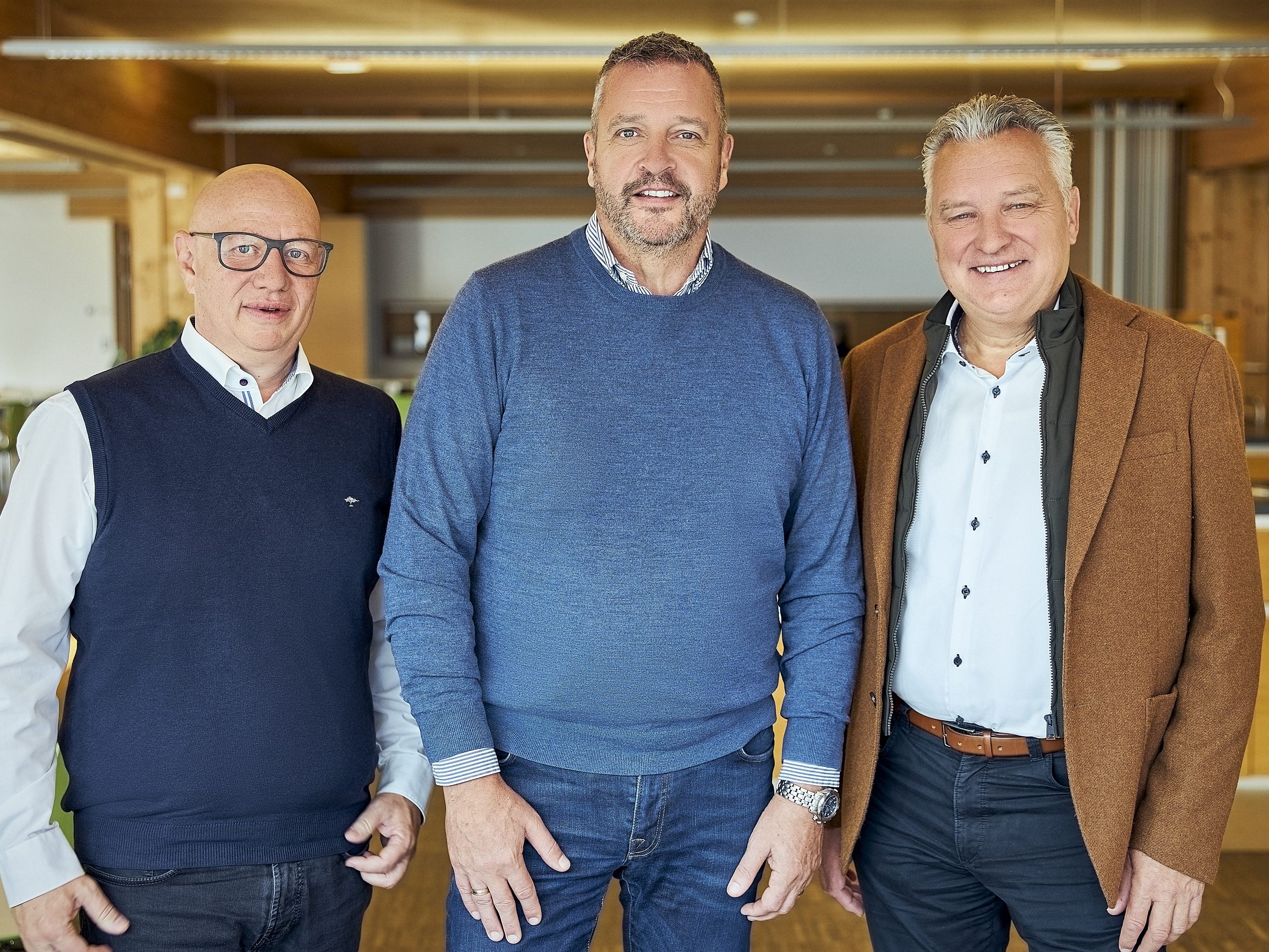 High-Tech-Unternehmen 1zu1 und Eigentümer Prototal streben im kommenden Jahr 10 Prozent Wachstum für Dornbirn an. Der gruppenweite Umsatz soll bis 2025 verdoppelt werden. Im Bild (v. l. n. r.): Hannes Hämmerle (Geschäftsführer 1zu1), Jan Löfving (CEO Prototal) und Wolfgang Humml (Geschäftsführer 1zu1). High-Tech-Unternehmen 1zu1 und Eigentümer Prototal streben im kommenden Jahr 10 Prozent Wachstum für Dornbirn an. Der gruppenweite Umsatz soll bis 2025 verdoppelt werden. Im Bild (v. l. n. r.): Hannes Hämmerle (Geschäftsführer 1zu1), Jan Löfving (CEO Prototal) und Wolfgang Humml (Geschäftsführer 1zu1).