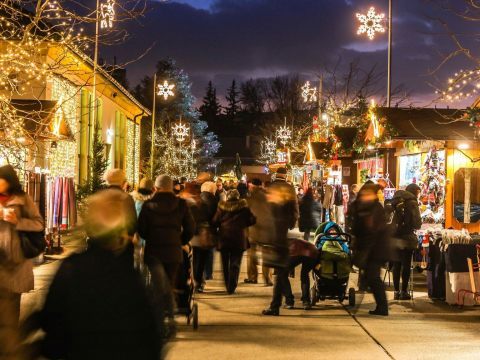 Vom 17. November 2022 bis 23. Dezember 2022 findet der Adventmarkt in den Blumengärten Hirschstetten statt.