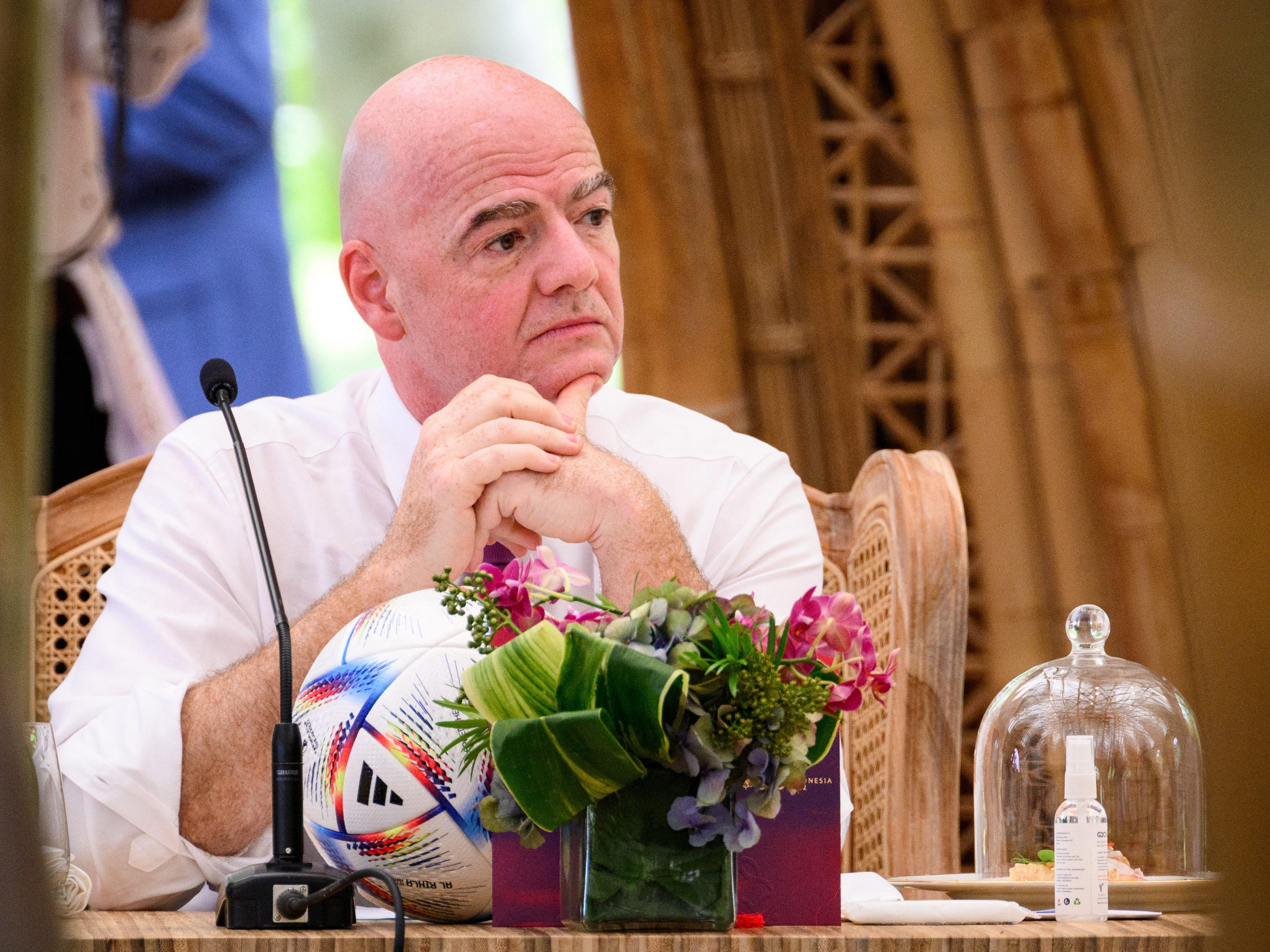 FIFA-Boss Infantino ist für einen Waffenstillstand im Ukraine-Krieg während der Fußball-WM. FIFA-Boss Infantino ist für einen Waffenstillstand im Ukraine-Krieg während der Fußball-WM.