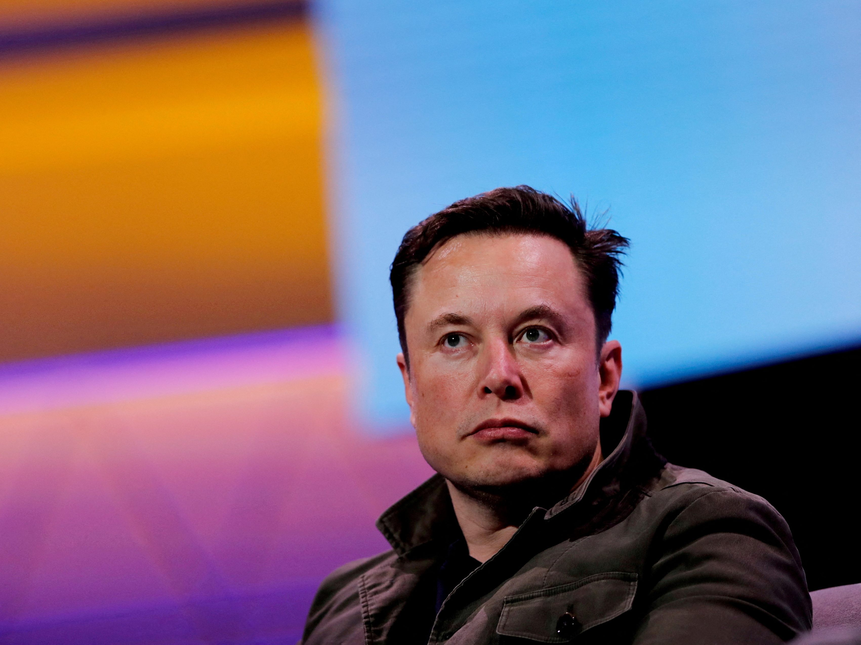 Elon Musk stellt den Twitter-Mitarbeitern ein Ultimatum: Entweder Überstunden oder Kündigung. Elon Musk stellt den Twitter-Mitarbeitern ein Ultimatum: Entweder Überstunden oder Kündigung.