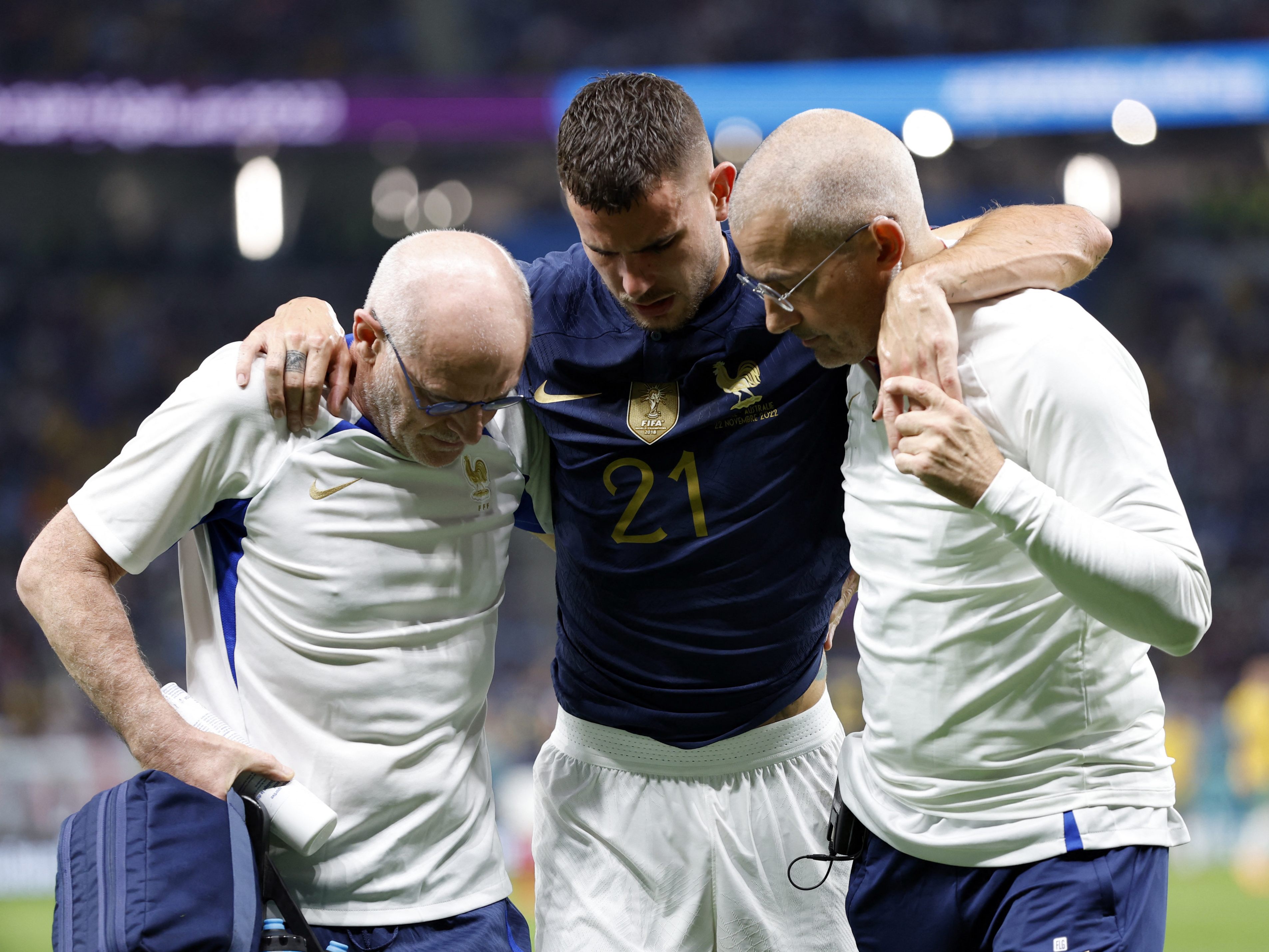 Für Frankreichs Superstar Lucas Hernández ist die WM in Katar beendet. Für Frankreichs Superstar Lucas Hernández ist die WM in Katar beendet.