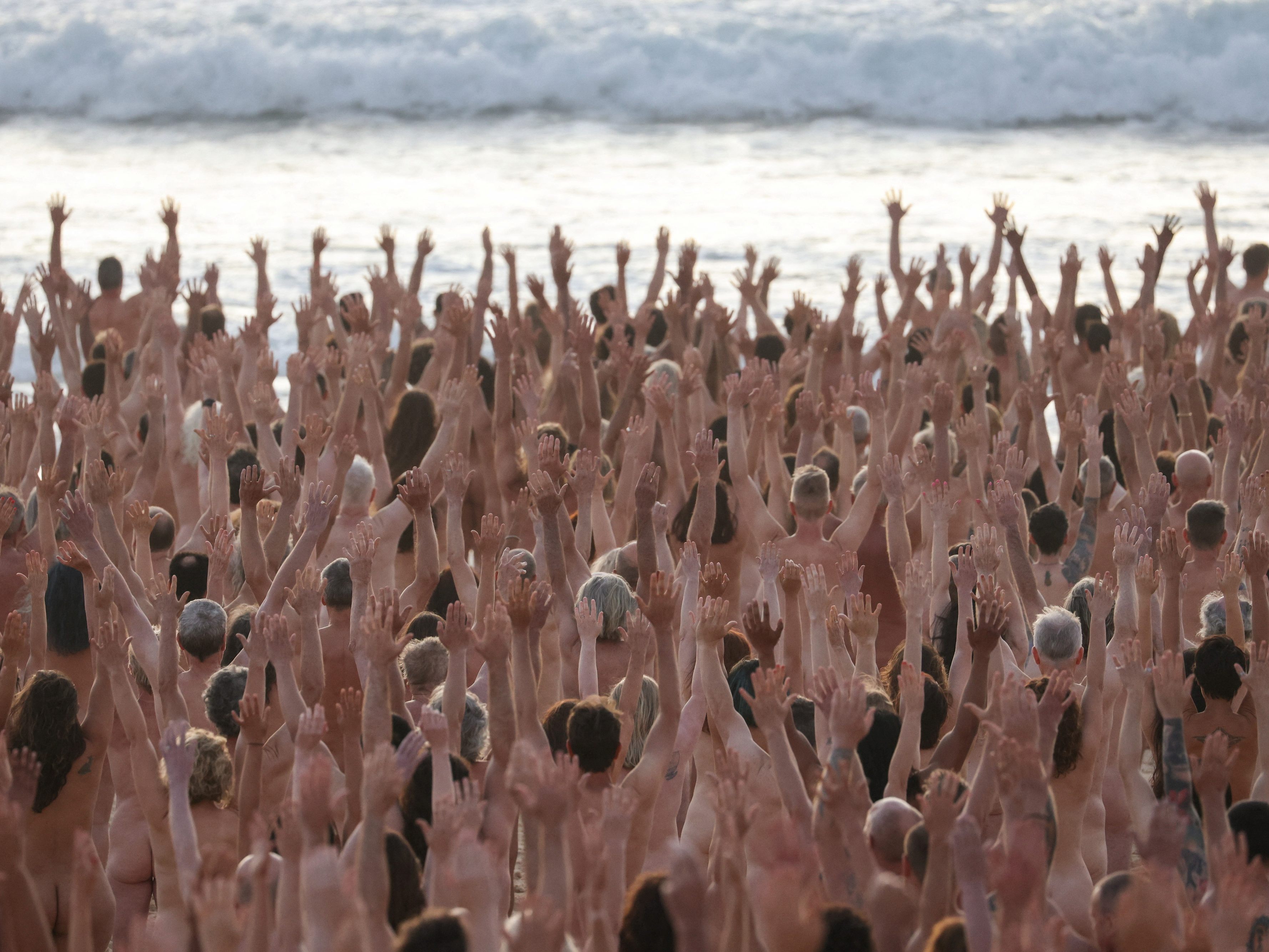 2.500 Menschen zogen blank am Bondi Beach. 2.500 Menschen zogen blank am Bondi Beach.