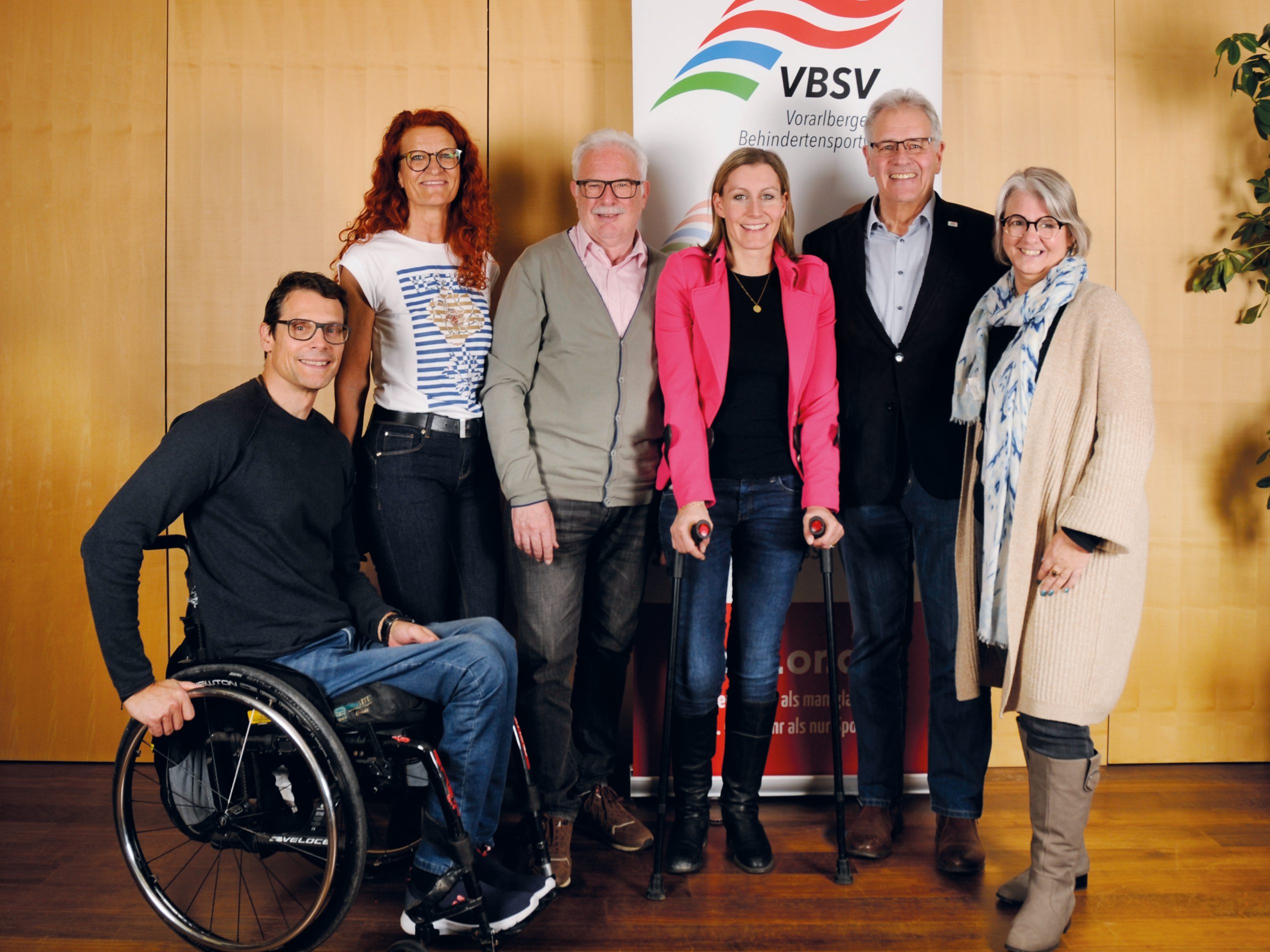 Jürgen Egle (Vizepräsident), Birgit Schellander (Landessekretärin), Ferdinand Armellini (Kassier), Heike Eder (Vizepräsidentin), Edgar Mayer (Präsident), Christa Grabher (Schriftf. Stellvertreterin) bei der Generalversammlung des VBSV 2022. (v.li.n.re.) Jürgen Egle (Vizepräsident), Birgit Schellander (Landessekretärin), Ferdinand Armellini (Kassier), Heike Eder (Vizepräsidentin), Edgar Mayer (Präsident), Christa Grabher (Schriftf. Stellvertreterin) bei der Generalversammlung des VBSV 2022. (v.li.n.re.)