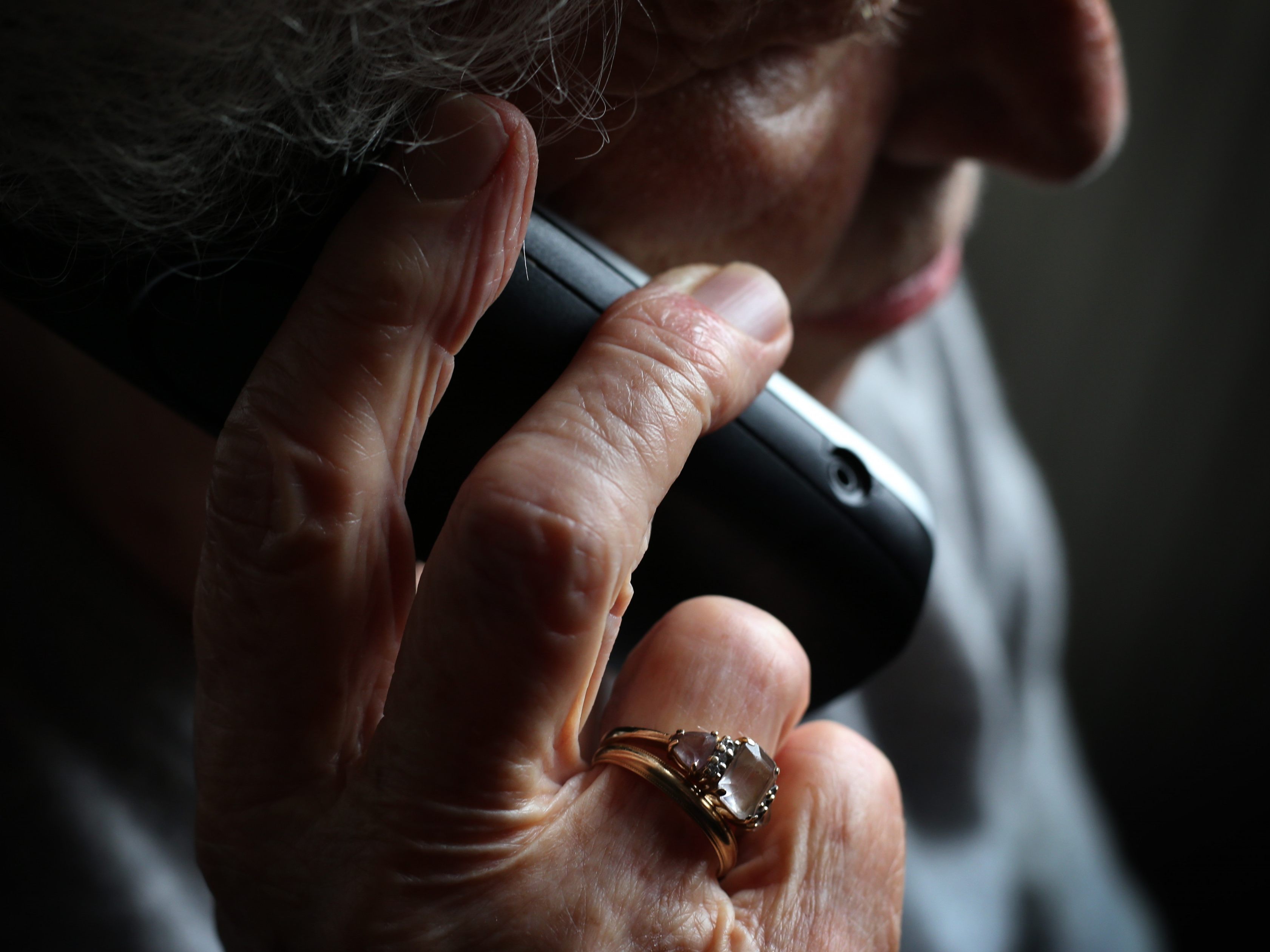 Eine 94-Jährige aus Niederösterreich wurde Opfer von Polizeitrick-Betrügern. Eine 94-Jährige aus Niederösterreich wurde Opfer von Polizeitrick-Betrügern.
