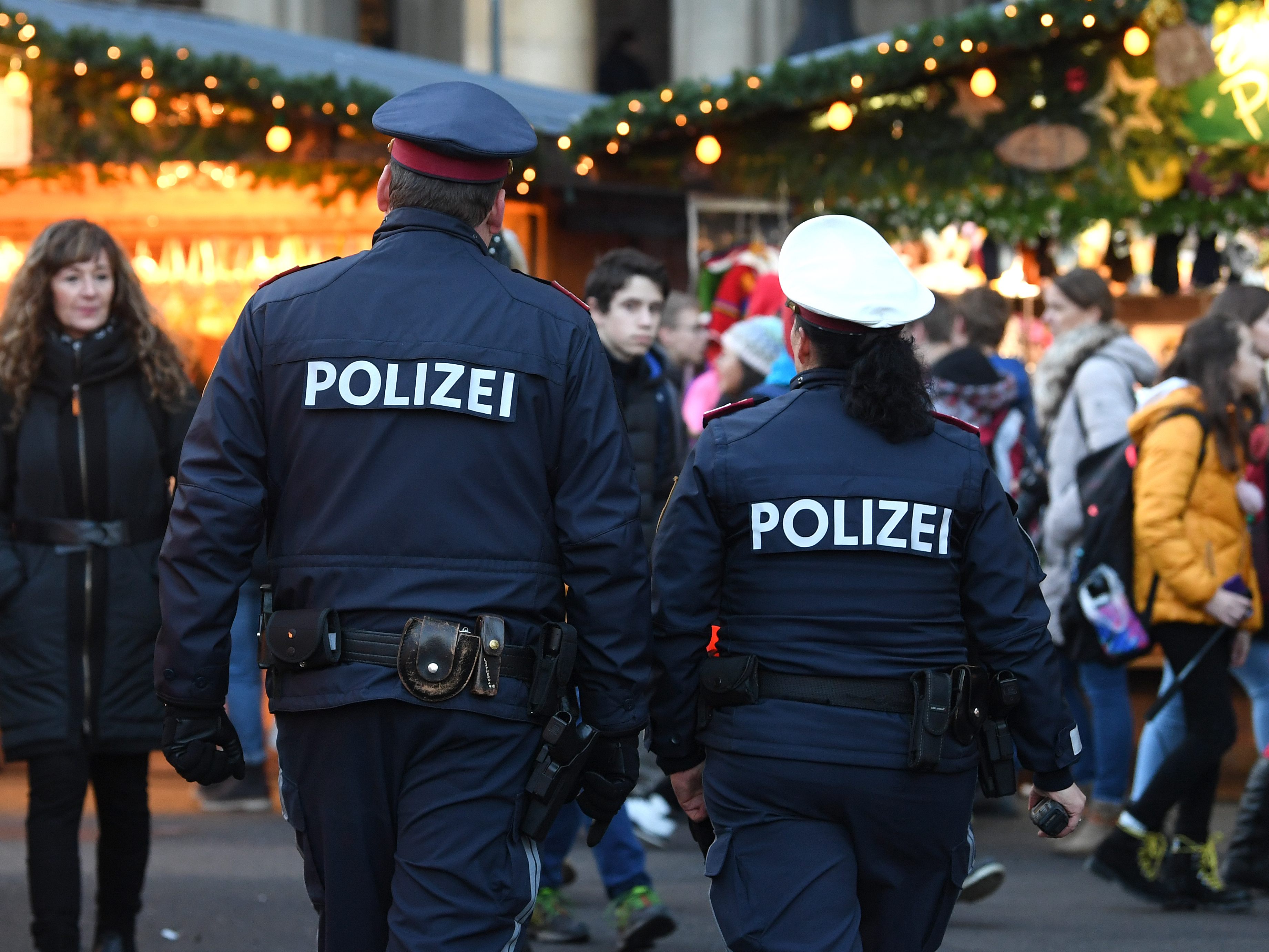 Ein Marktstand-Betreiber bedrohte ein Mitglied der Vergabe-Kommission des Wiener Christkindlmarktes am Rathausplatz.