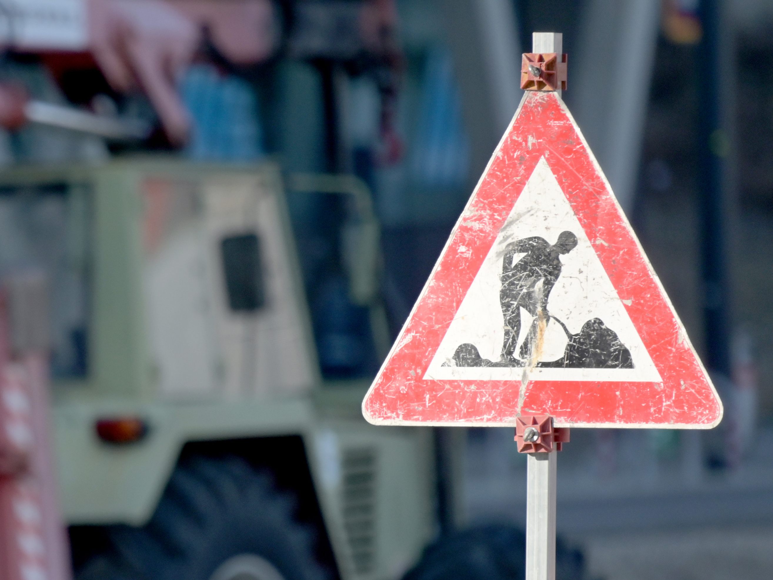 Das Kreuzungsplateaus Dückegasse/Donaufelder Straße/Angyalföldstraße wird umgebaut. Das Kreuzungsplateaus Dückegasse/Donaufelder Straße/Angyalföldstraße wird umgebaut.