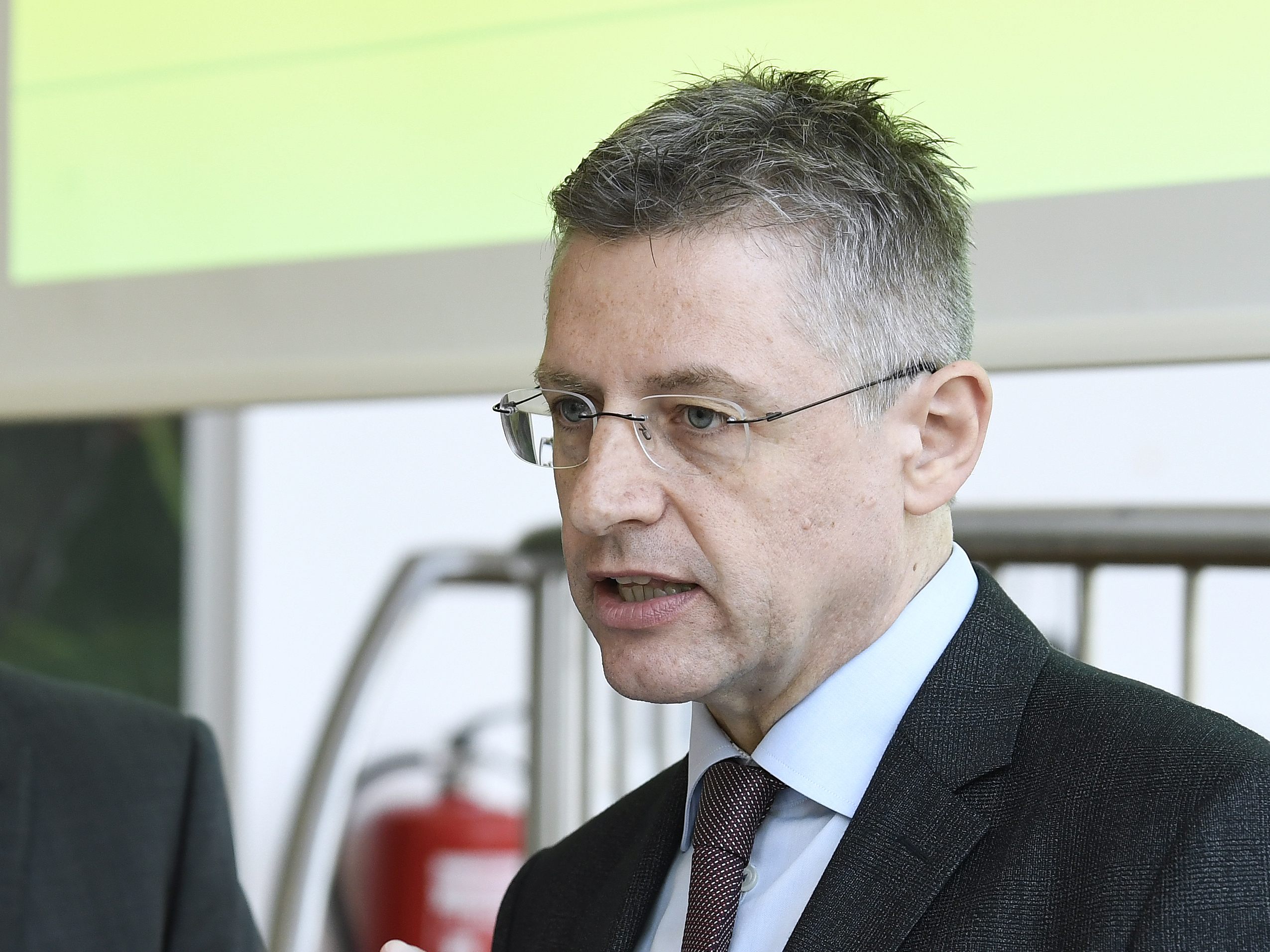 Bank-Austria Ökonom Stefan Bruckbauer erwartet 2023 ein sinkendes Wirtschaftswachstum und eine weiterhin hohe Inflation in Österreich. Bank-Austria Ökonom Stefan Bruckbauer erwartet 2023 ein sinkendes Wirtschaftswachstum und eine weiterhin hohe Inflation in Österreich.